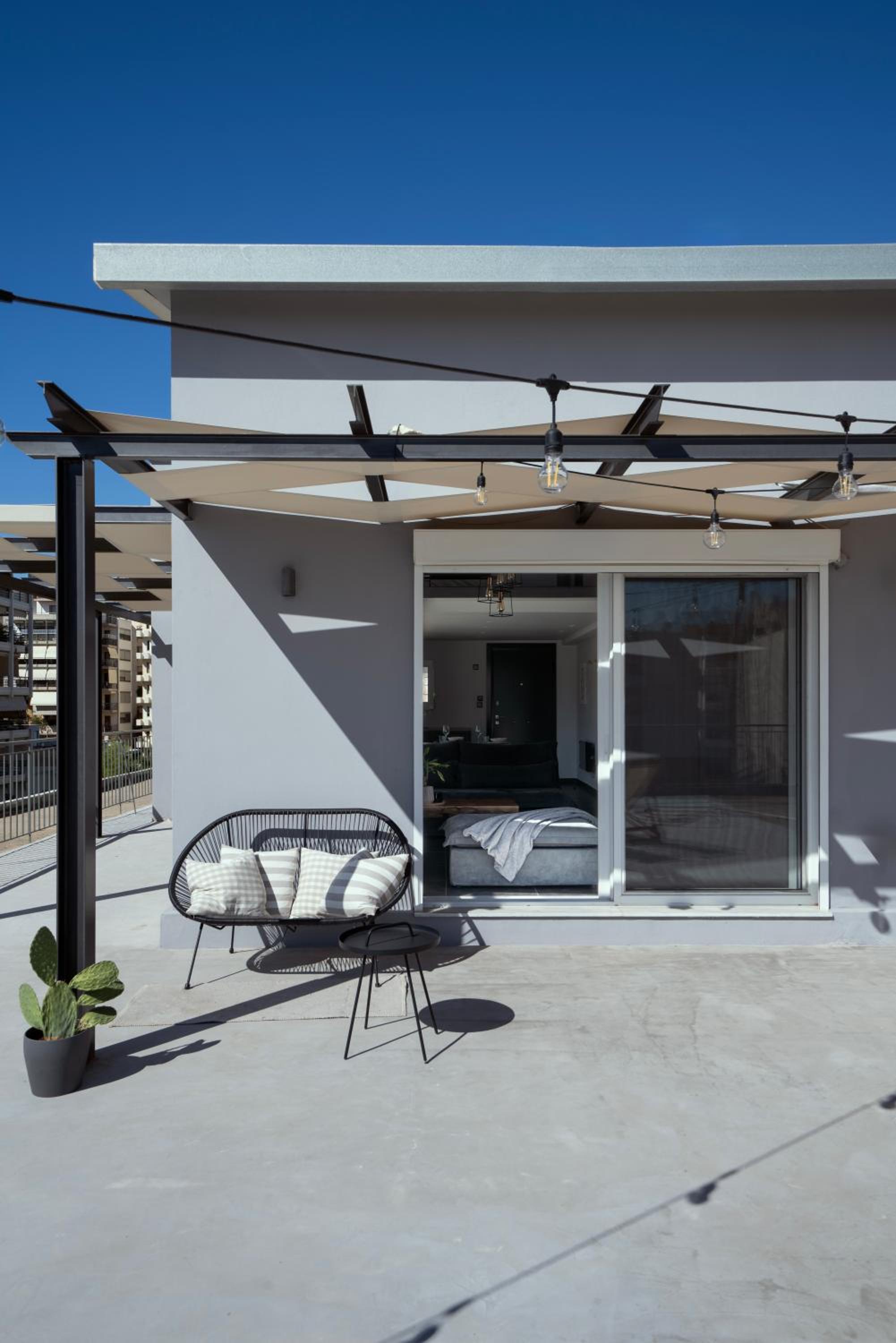 One Shade of Grey Loft with Private Terrace