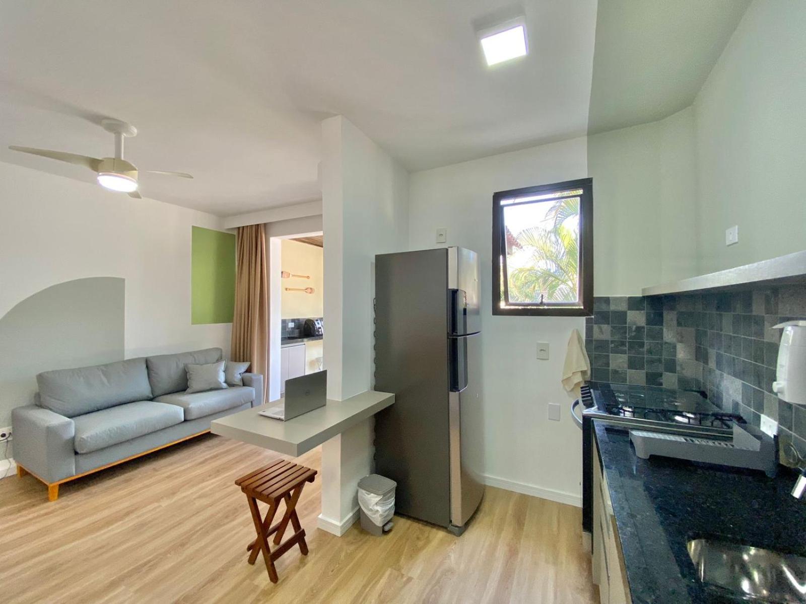 FLAT COM VARANDA E SERVIÇOS NO RIVIERA GREEN