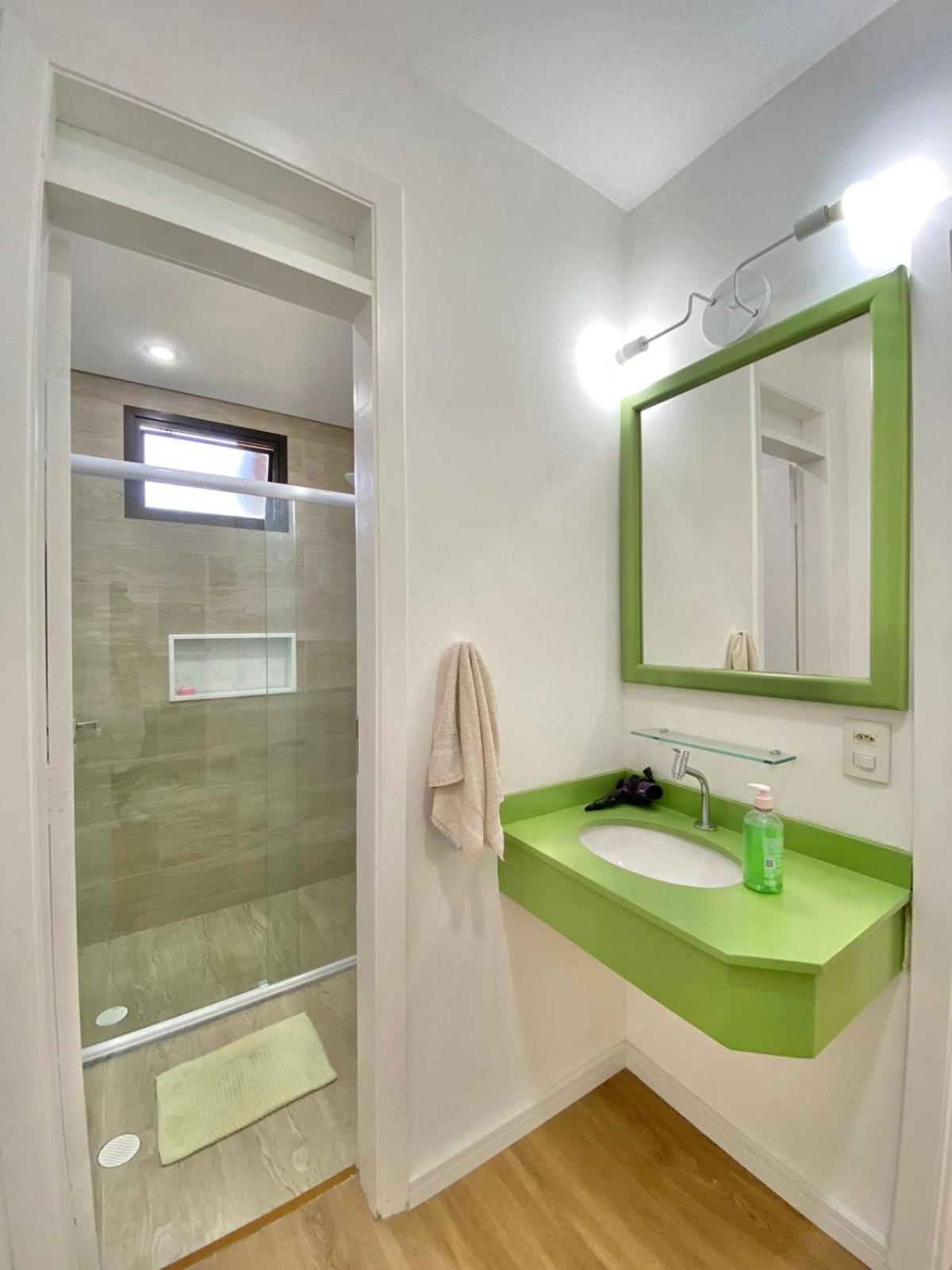 FLAT COM VARANDA E SERVIÇOS NO RIVIERA GREEN
