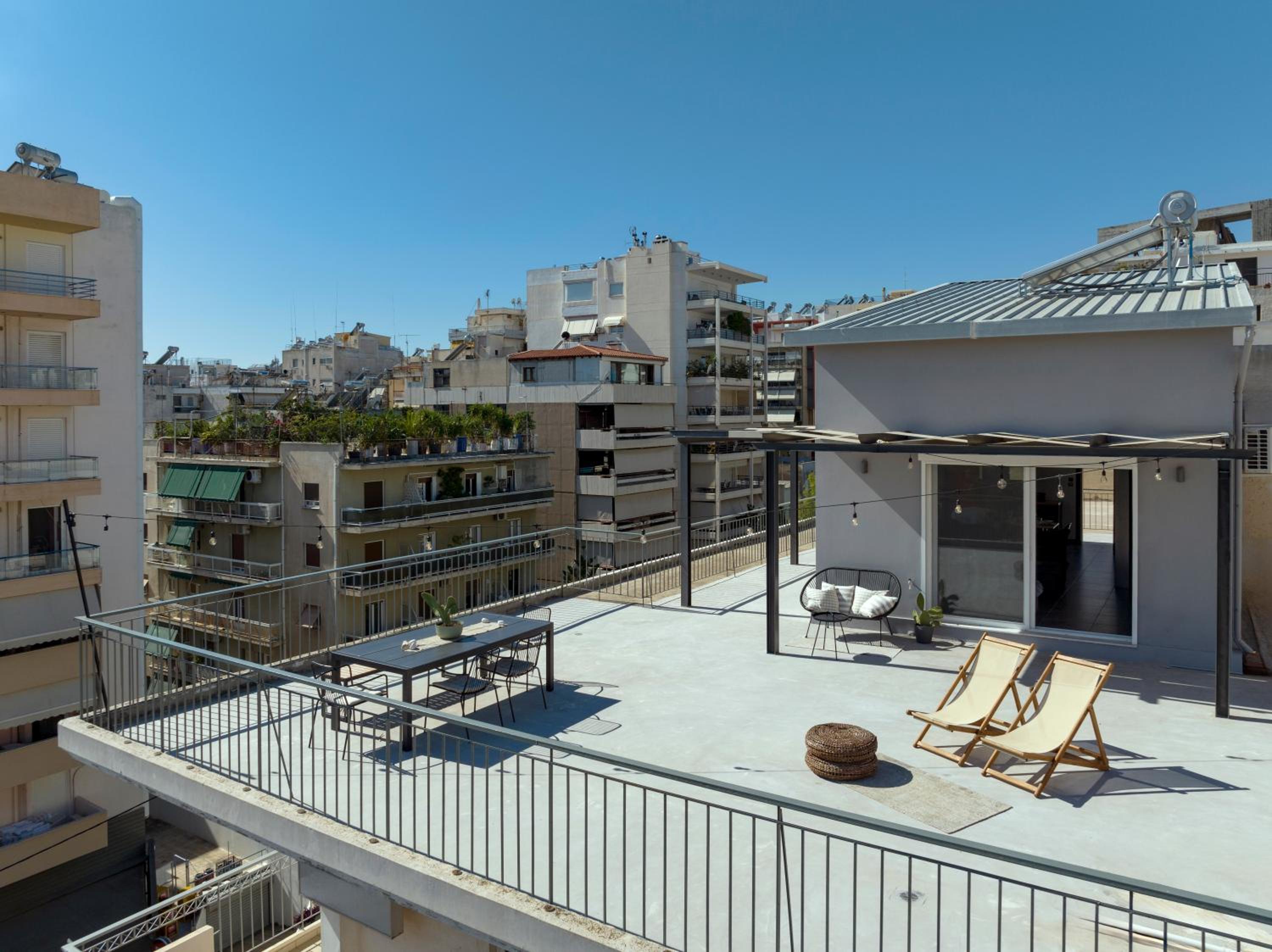 One Shade of Grey Loft with Private Terrace