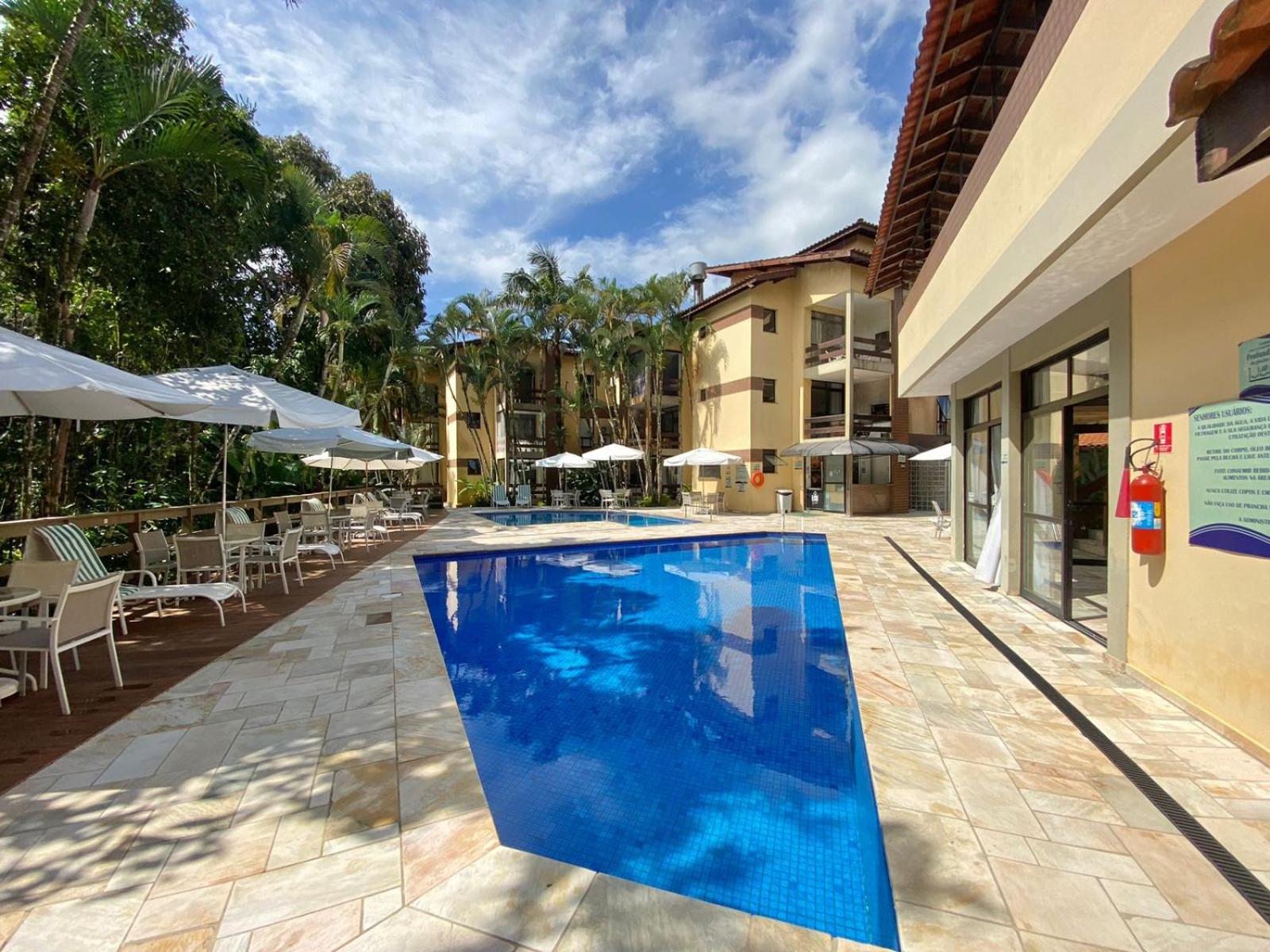 FLAT COM VARANDA E SERVIÇOS NO RIVIERA GREEN