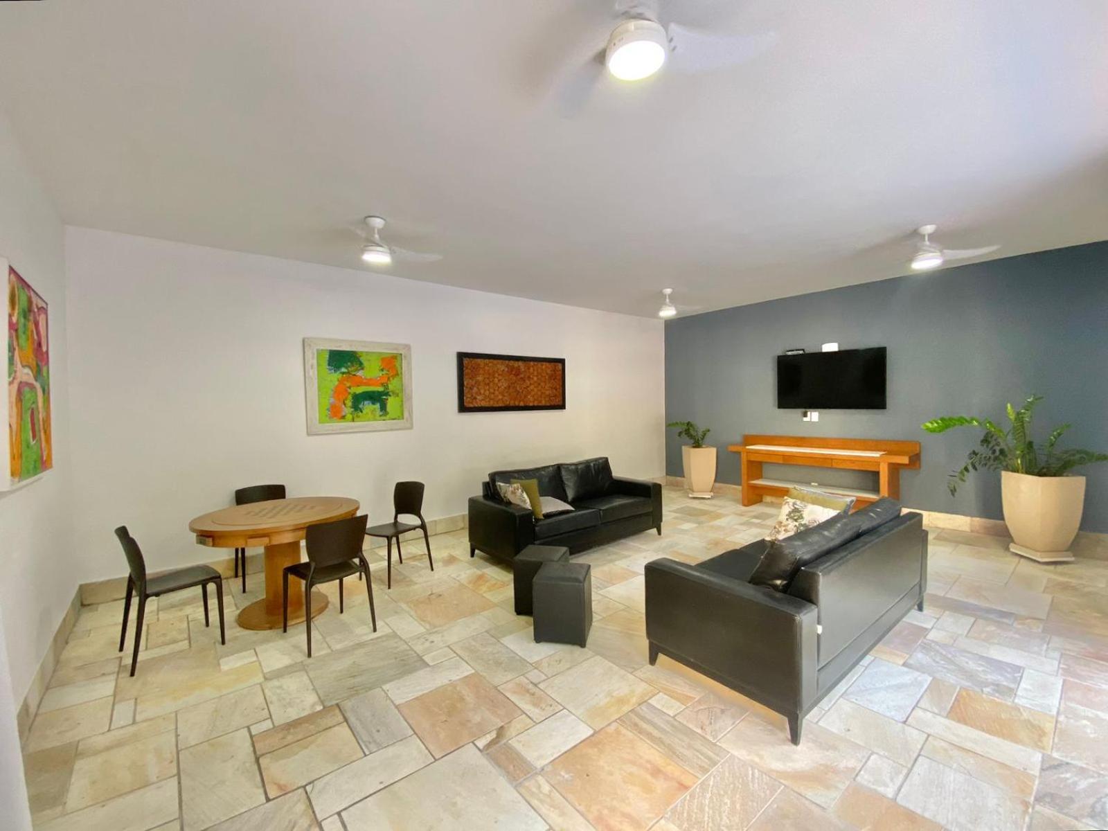 FLAT COM VARANDA E SERVIÇOS NO RIVIERA GREEN