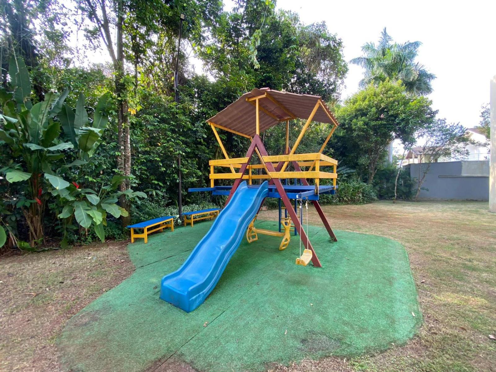 FLAT COM VARANDA E SERVIÇOS NO RIVIERA GREEN