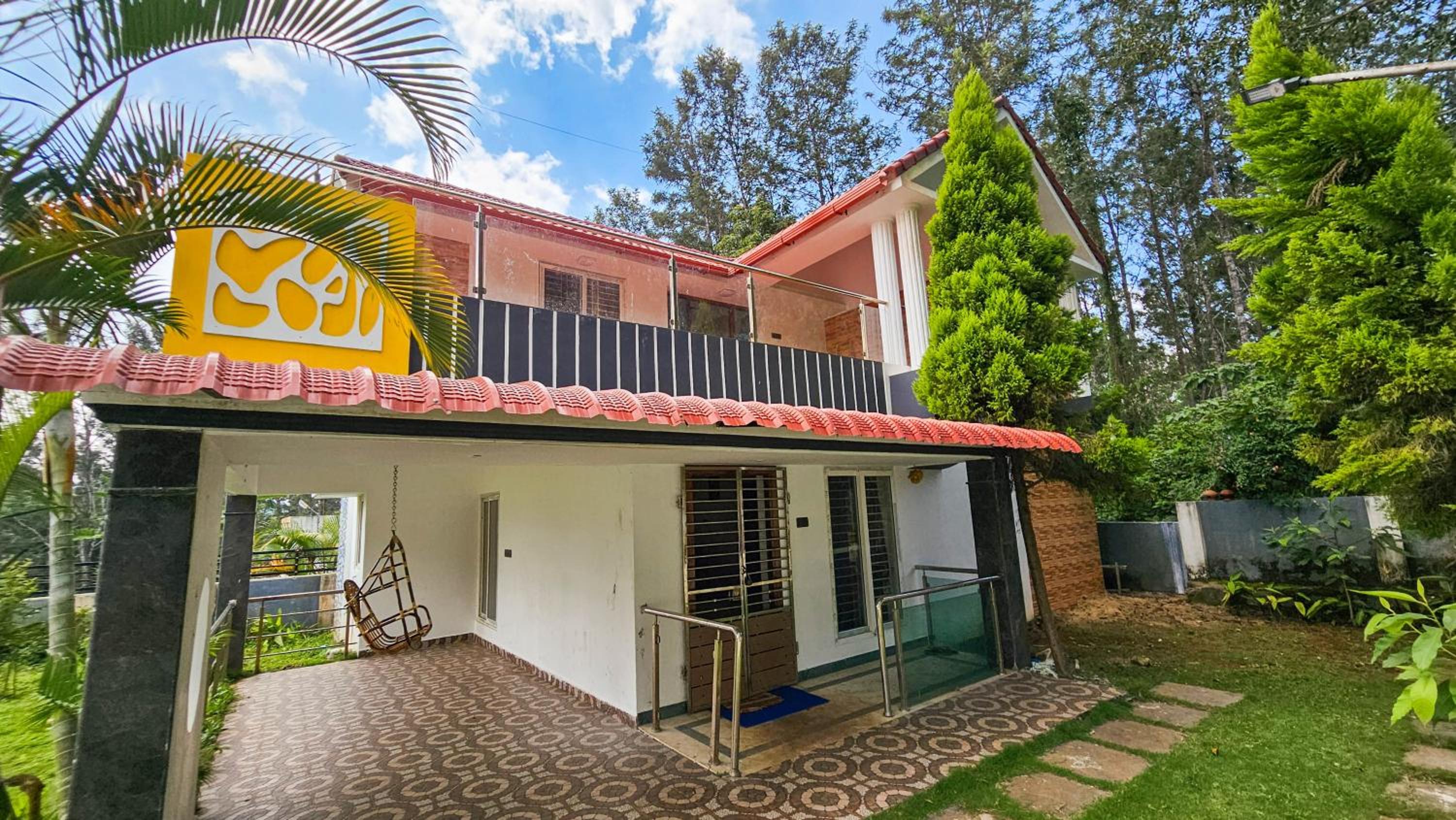 iSTAYS - Luxe Villa, Yercaud view 3