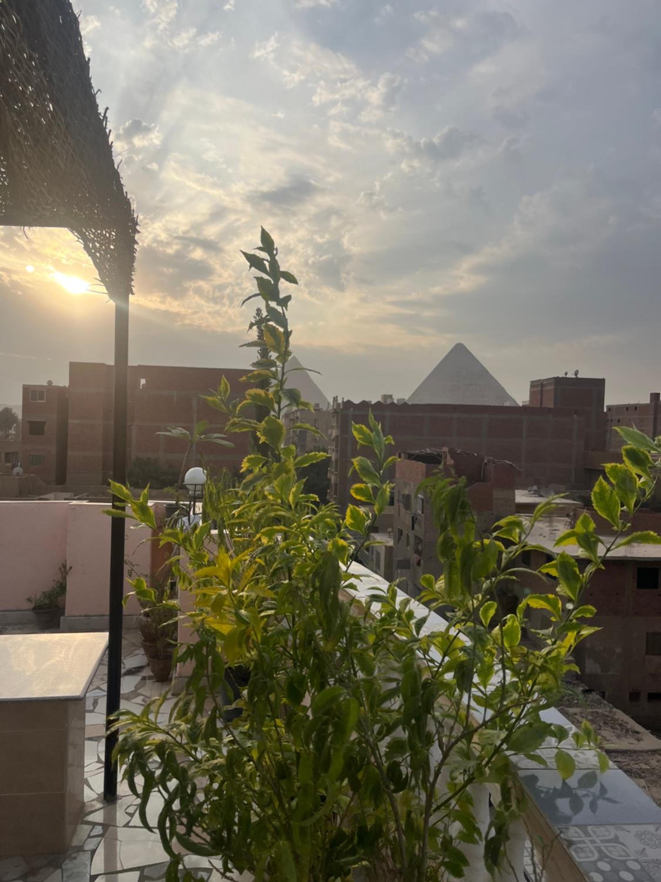 Badr pyramids inn