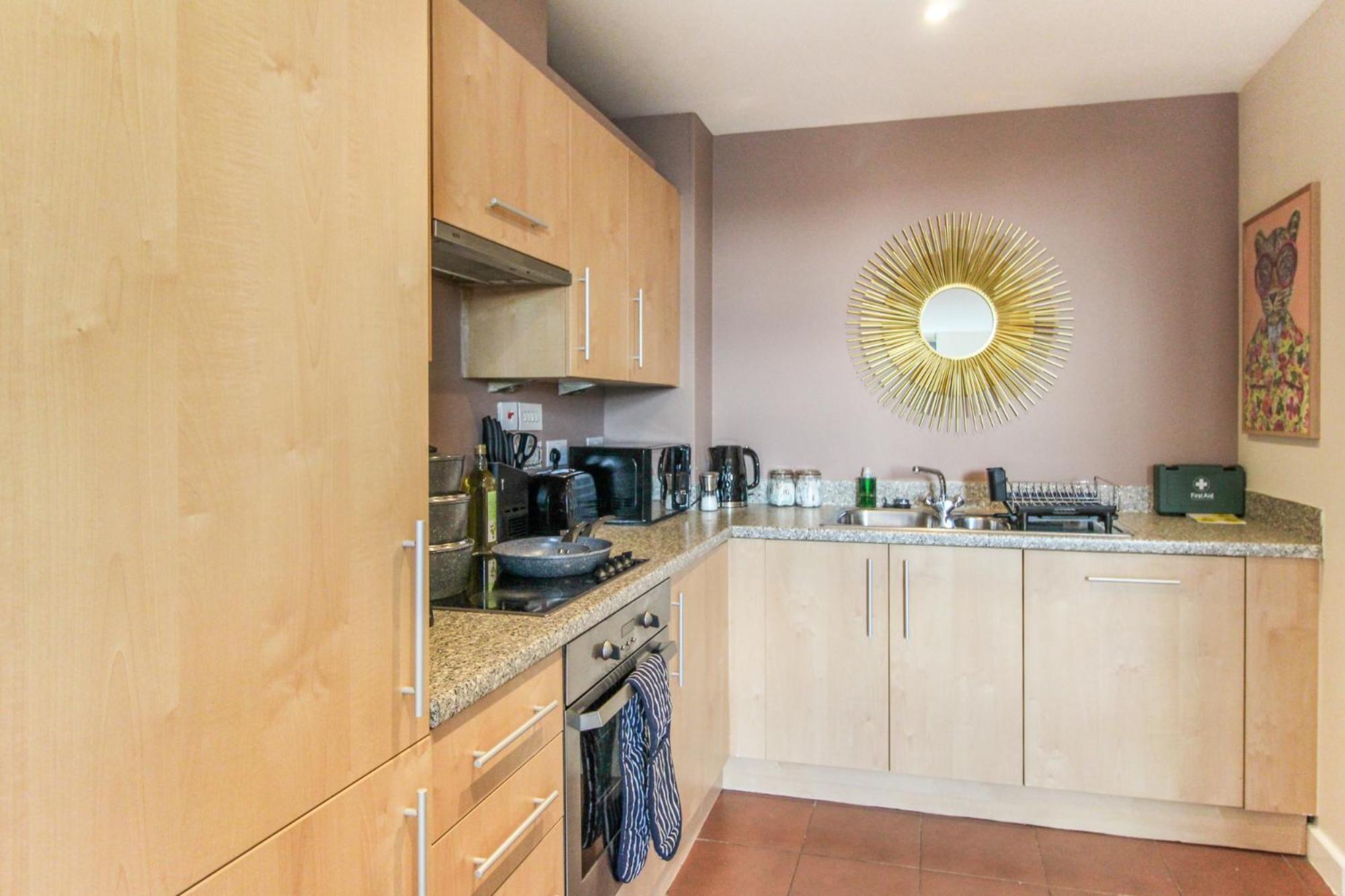 Lovely 1 Bed Apartment with Parking view 2