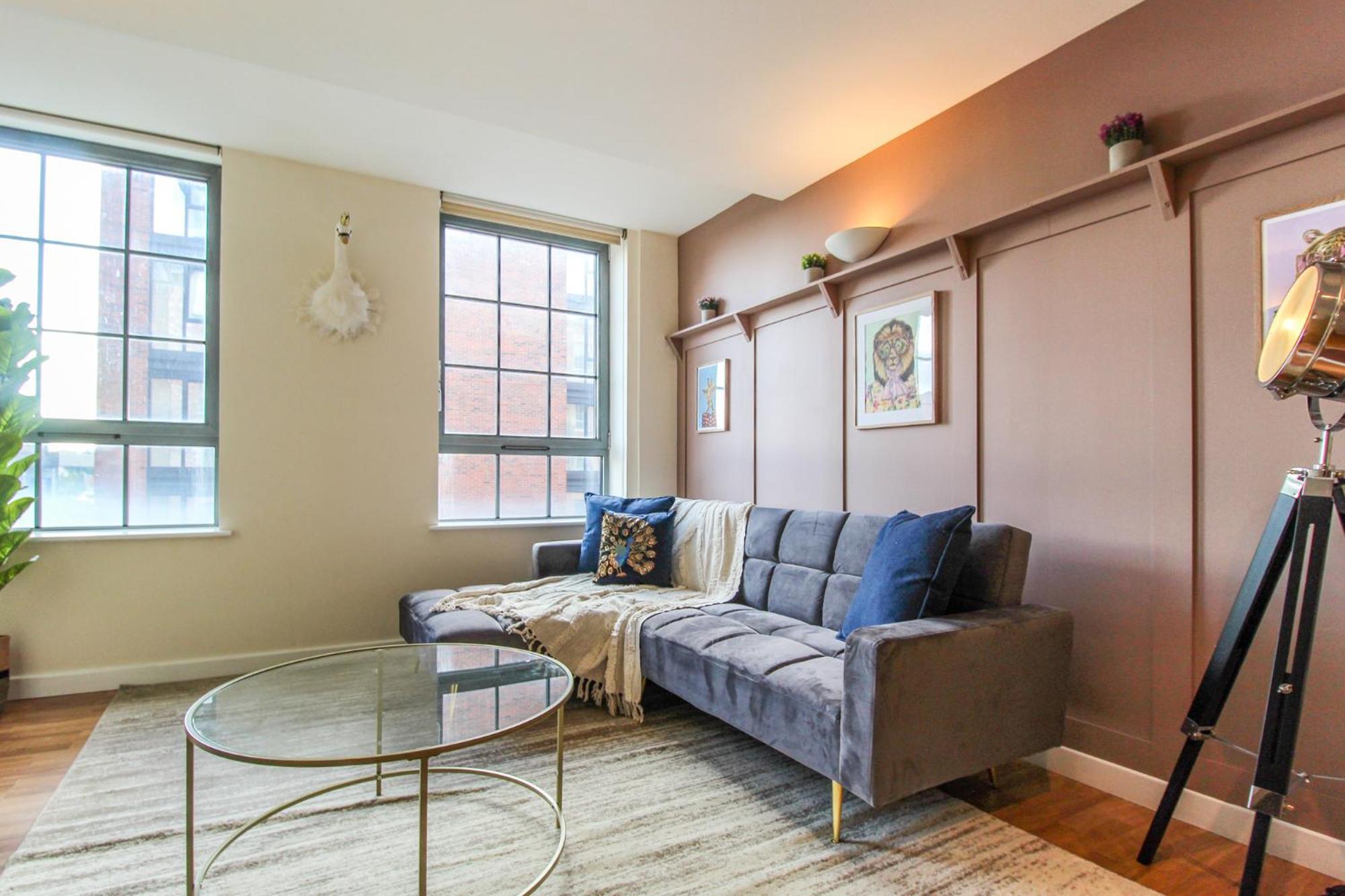 Lovely 1 Bed Apartment with Parking view 3
