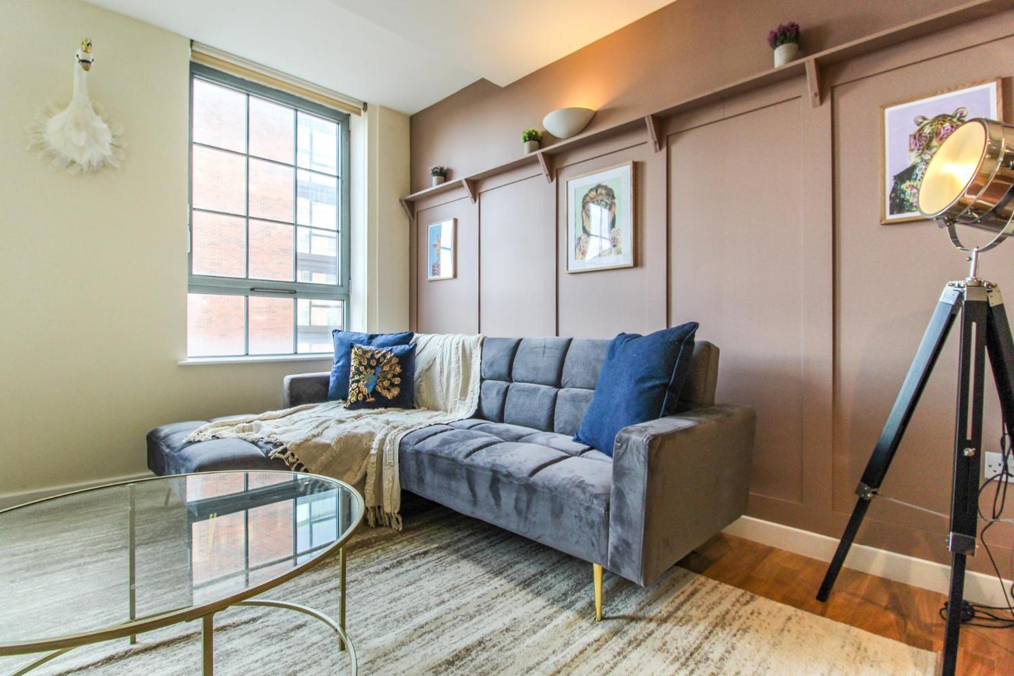 Lovely 1 Bed Apartment with Parking view 5