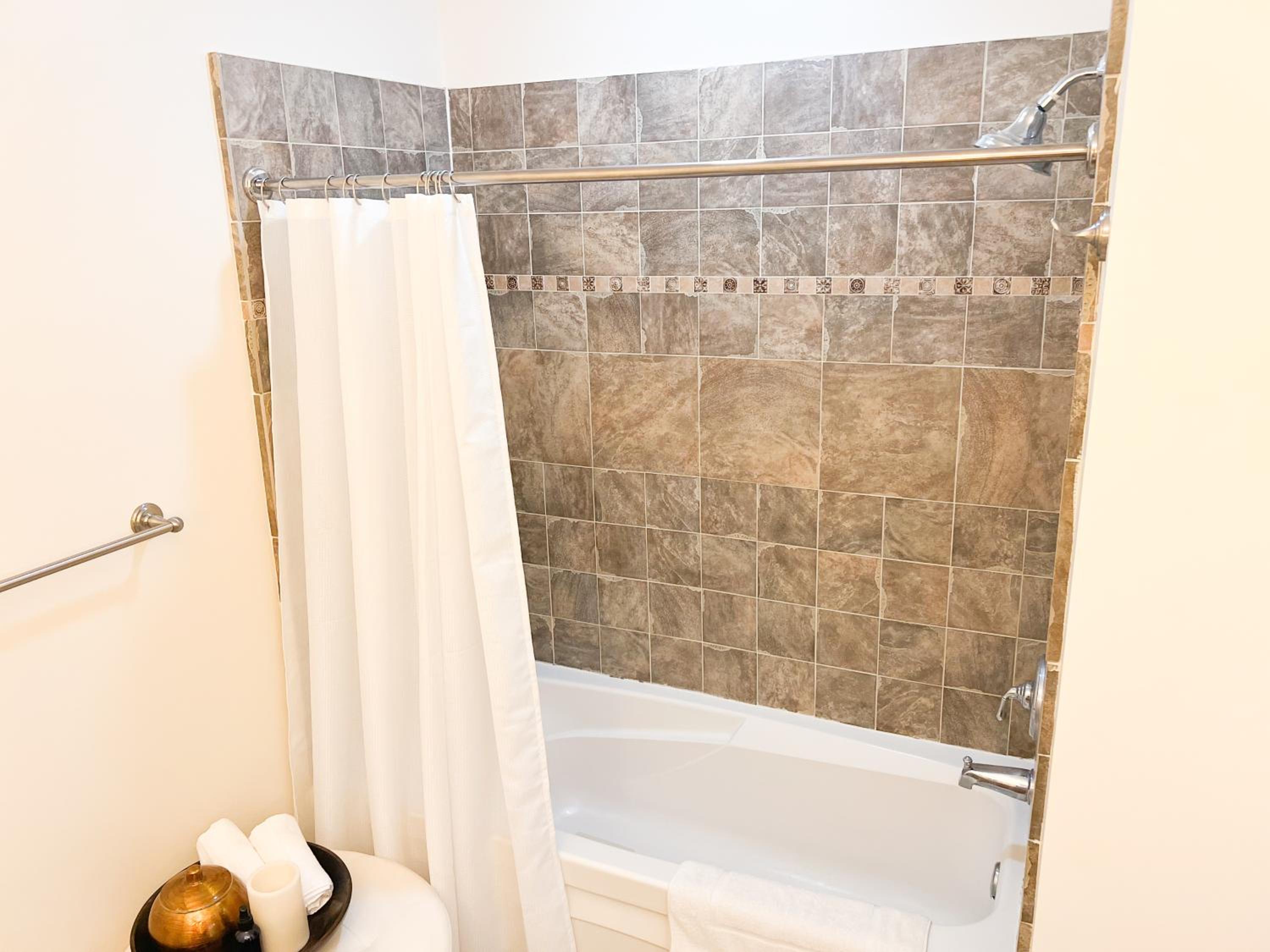 Cozy Mountain View Condo - Property Image 9