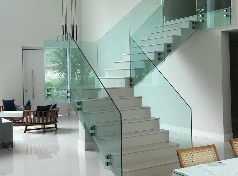 Beautiful house: your choice