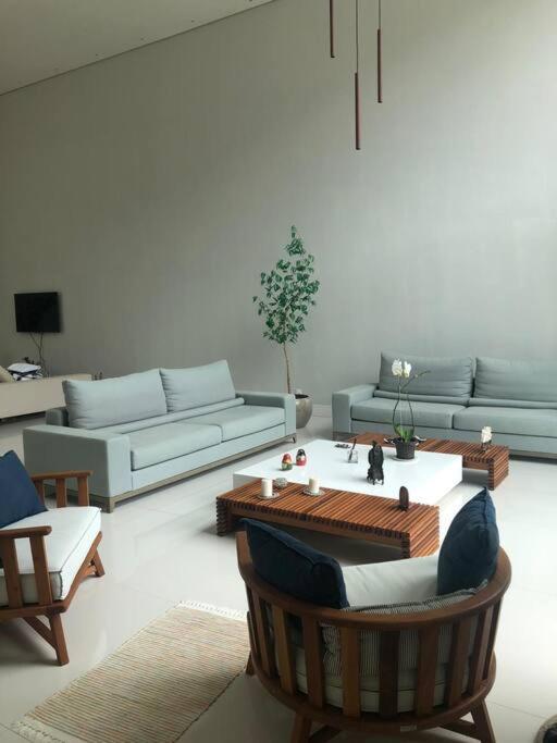 Beautiful house: your choice