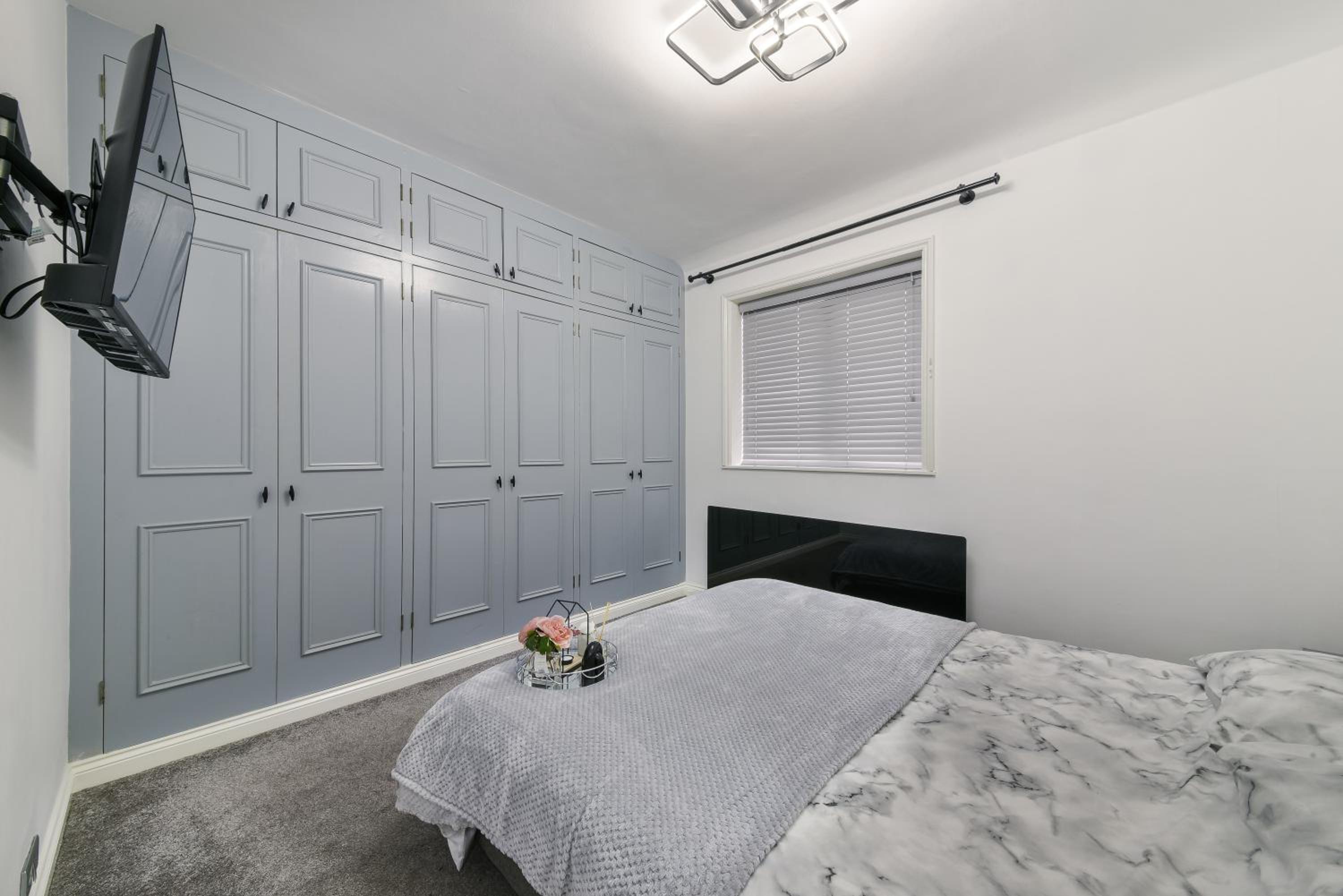 2-Bed House, Bromley, Free Parking, 30 min to Central London - Sleeps 6