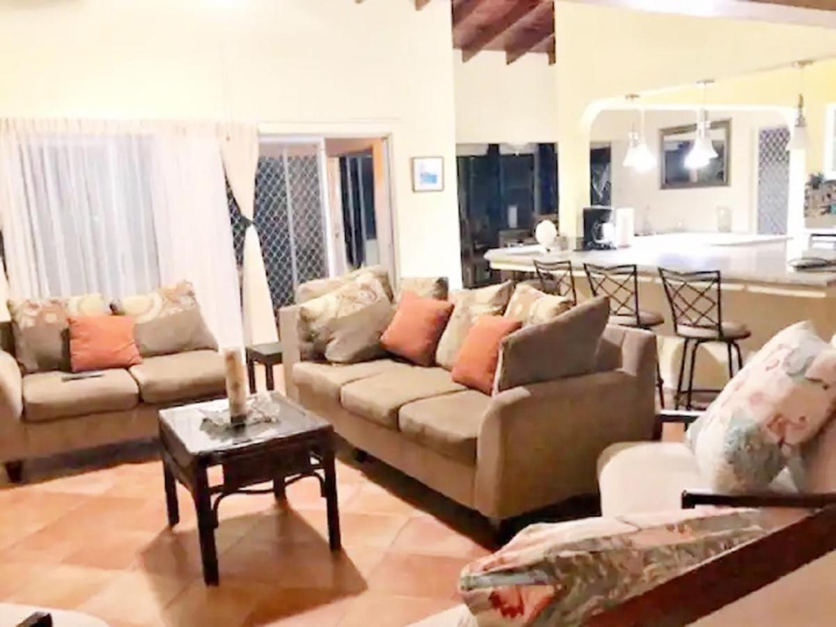 Coral Villa, Pool, Ocean Views, Beach Sea