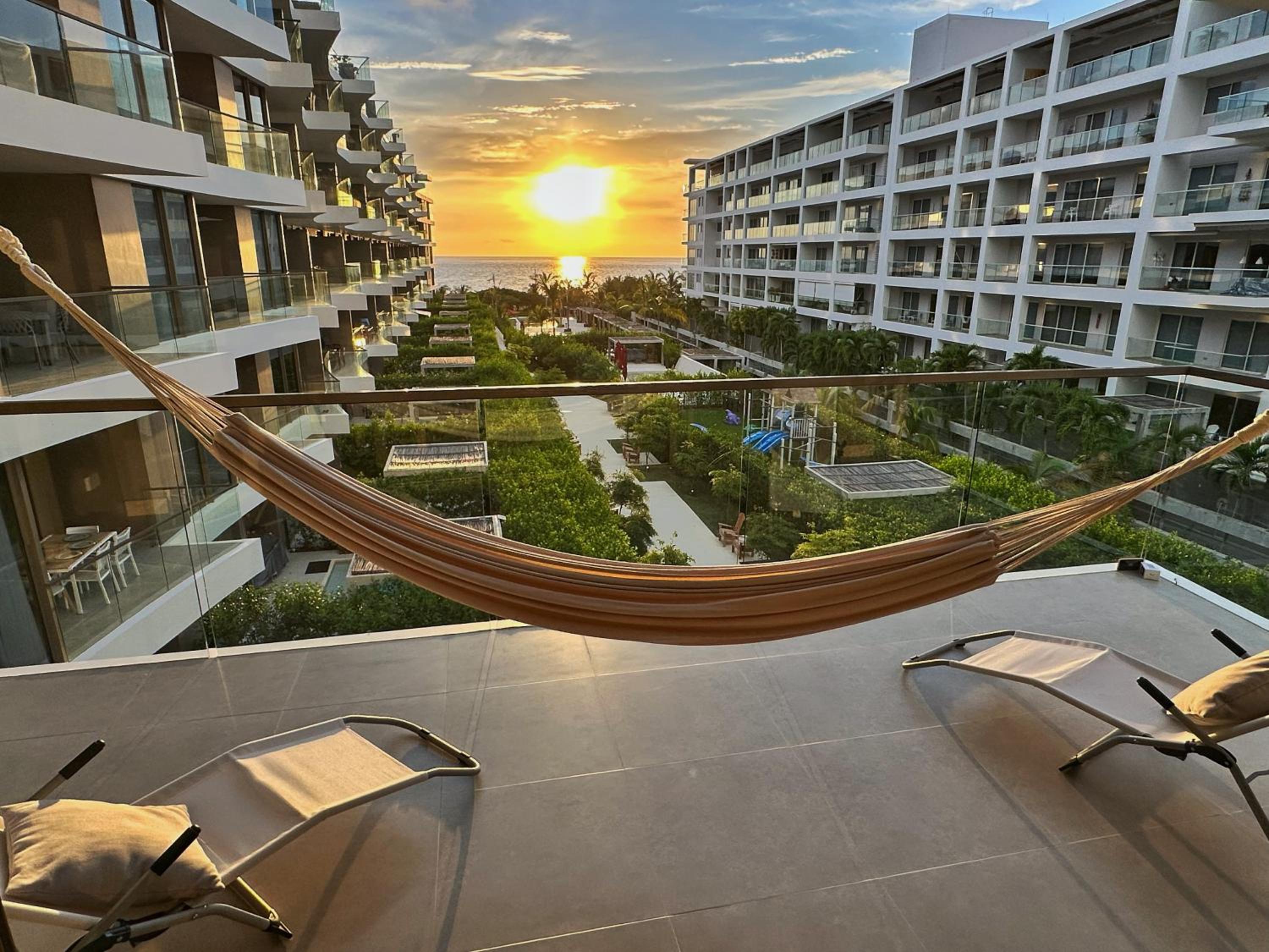 Apto 2 habitaciones Piscinas Frente a la playa en Cartagena