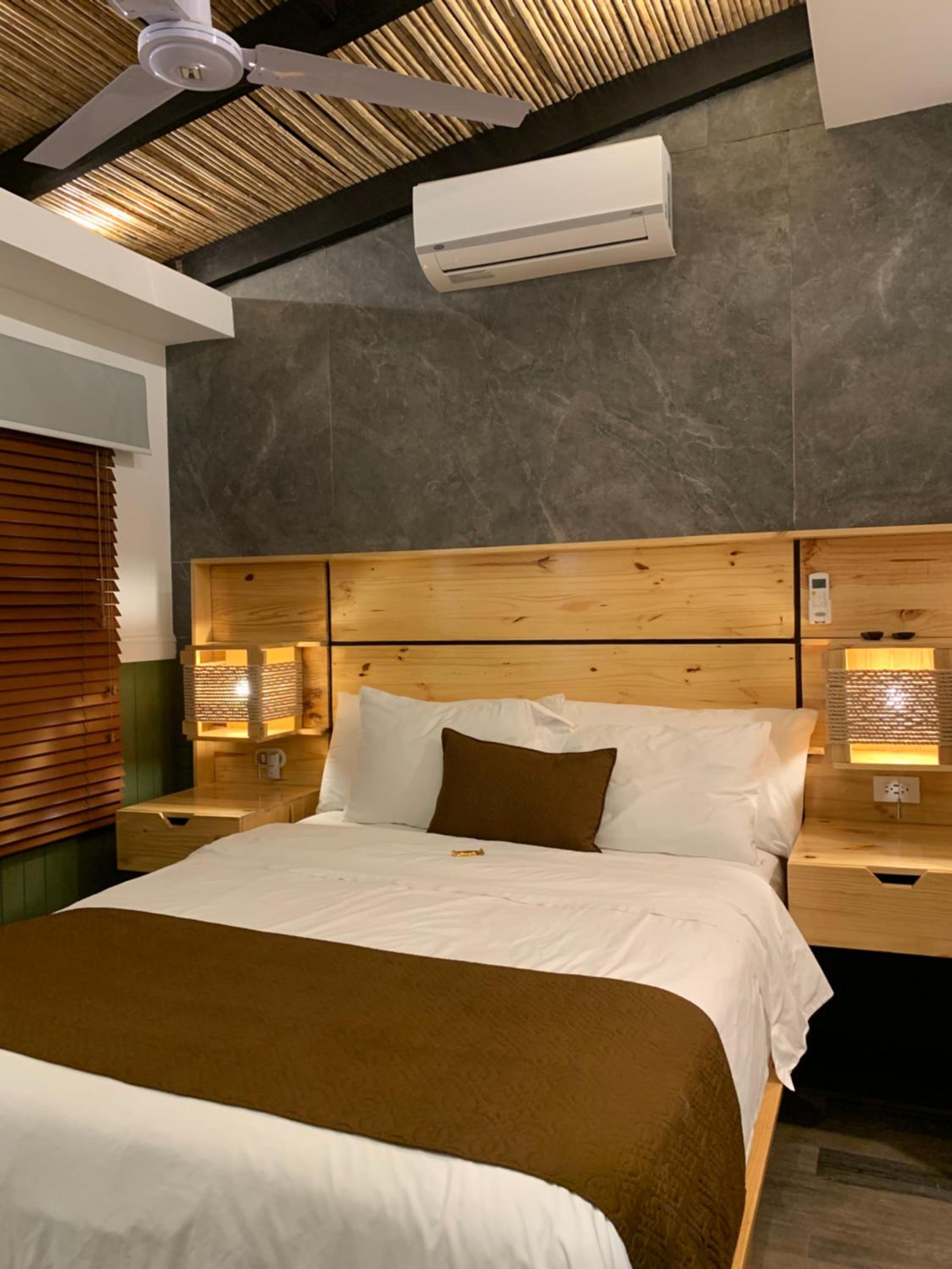 ARANJUEZ LOFTS Santa Ana