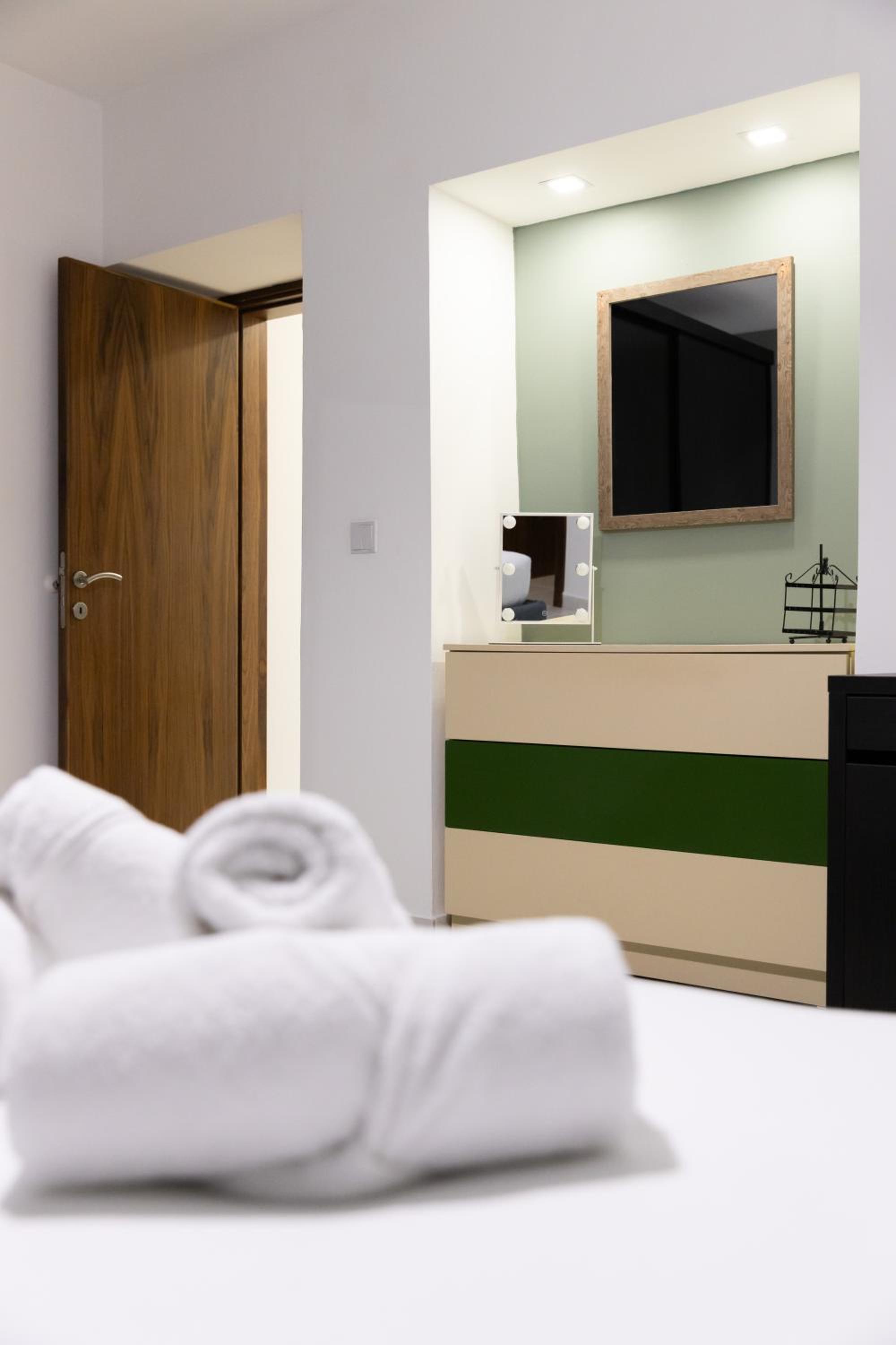 Modern Central 2BR Flat in Valletta by Arco Collection view 5