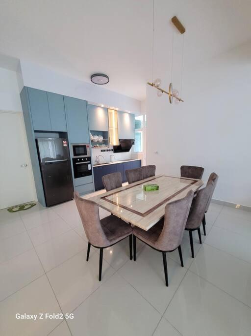 Lee Batu Ferringhi Condominium