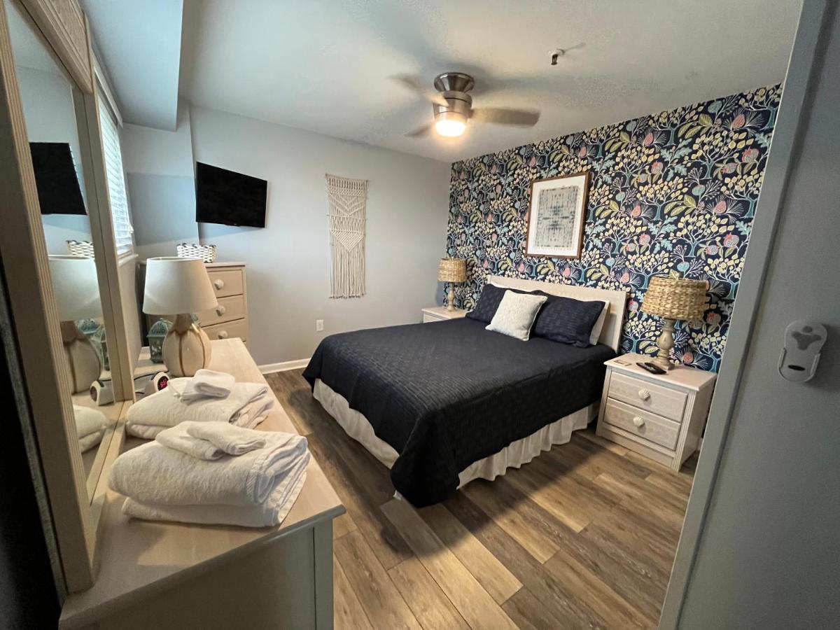2 Bed 2 Bath Beach Front Condo with Fantastic Amenities at Myrtle Beach Resort view 4