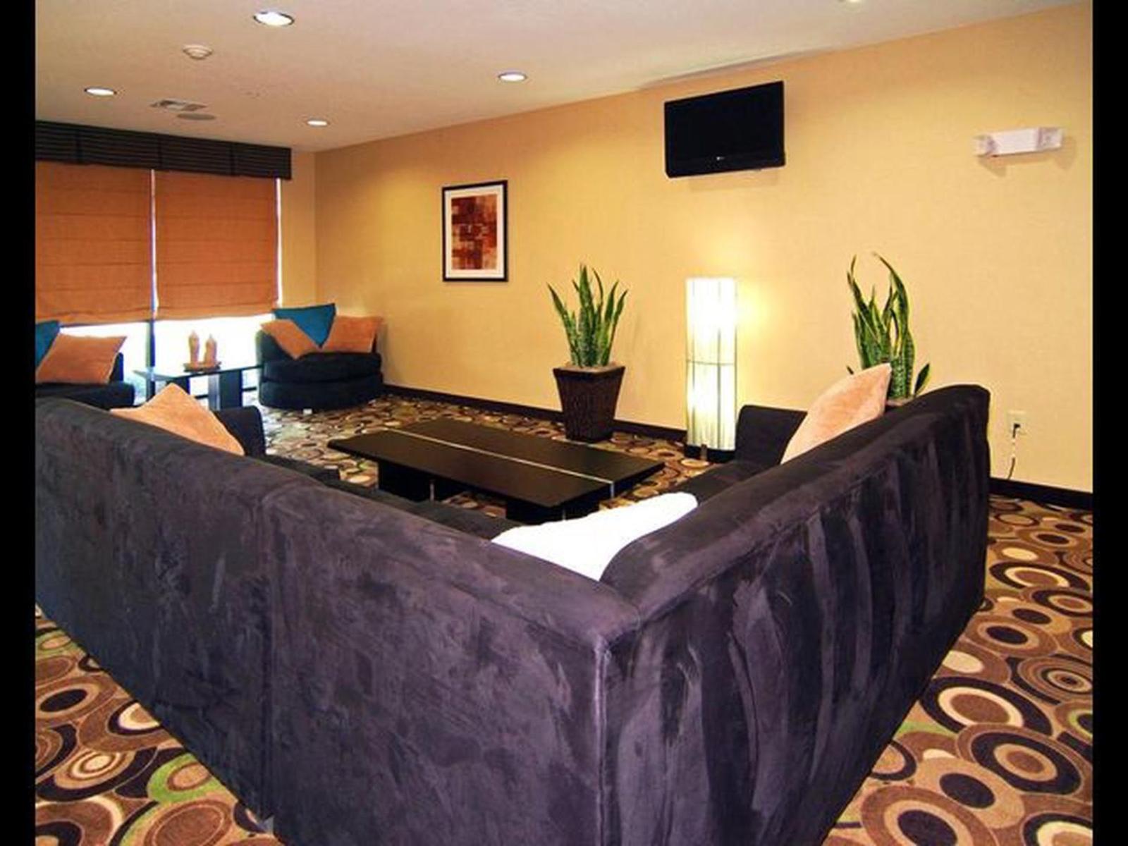 Holiday Inn Express & Suites Bridgeport by IHG view 5