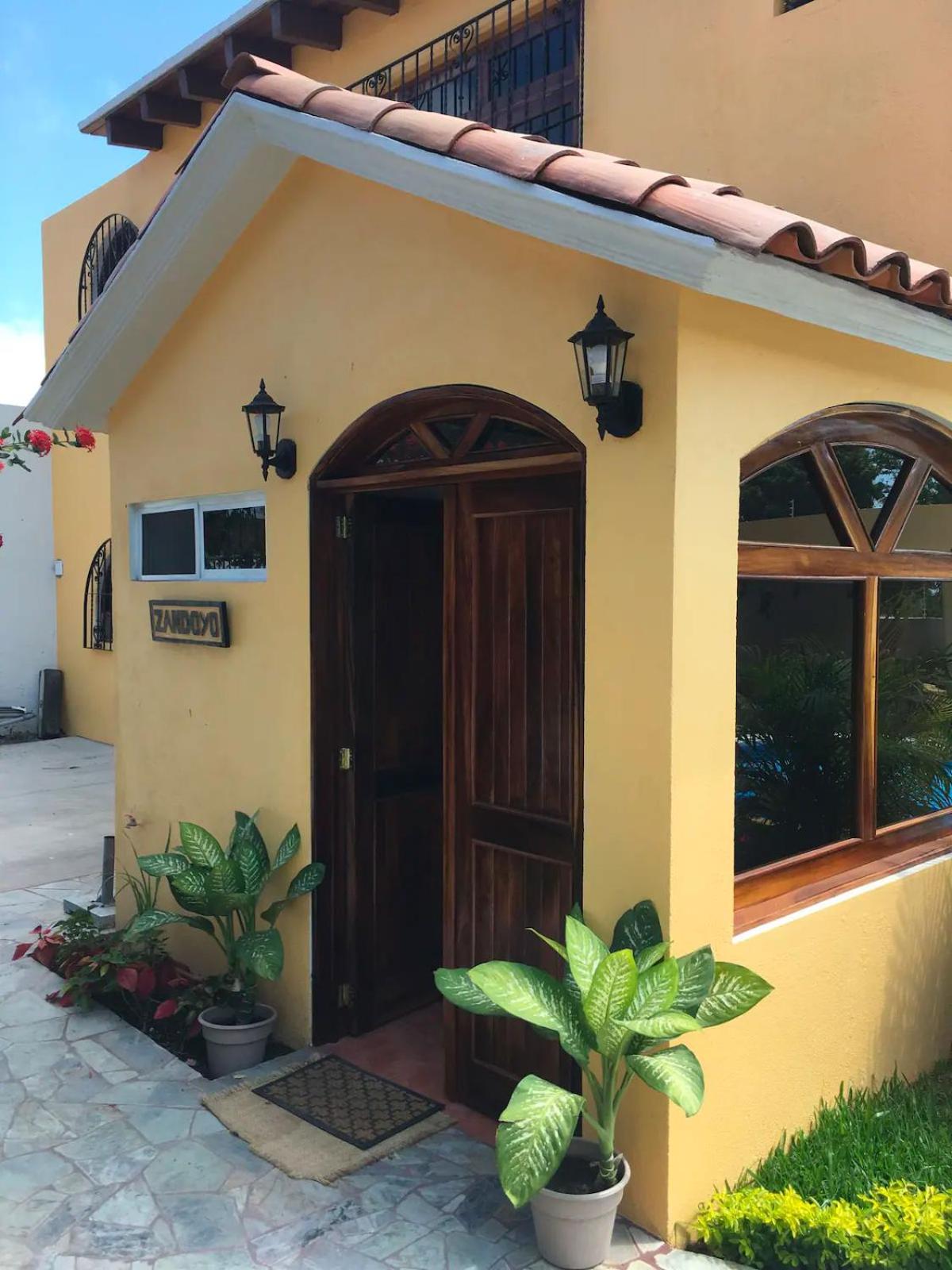 Hotel Zandoyo Bed & Breakfast