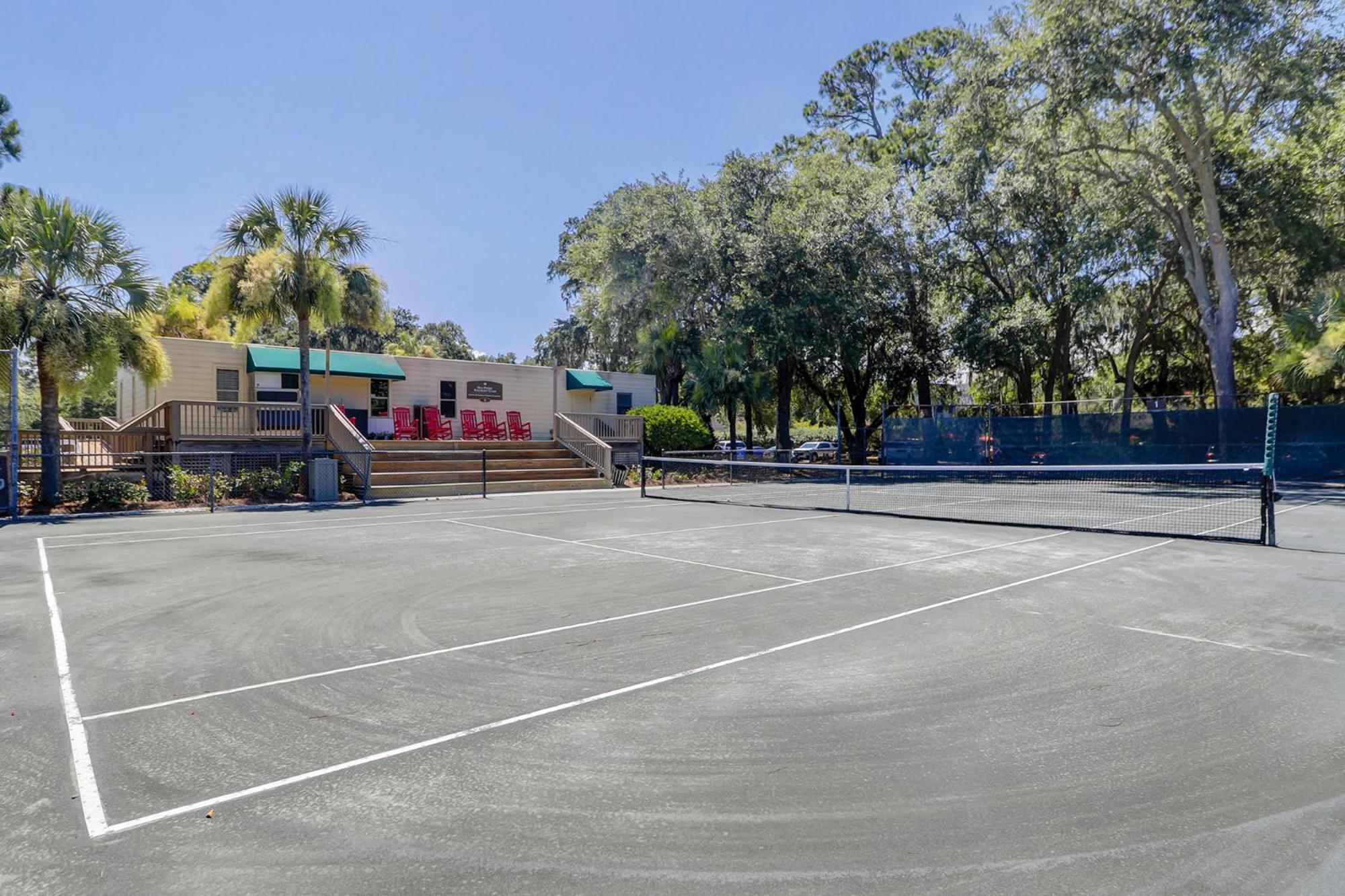 Updated Luxury King Bed Queen Fold Out Couch Beach Gear & Bike Rentals Included view 3