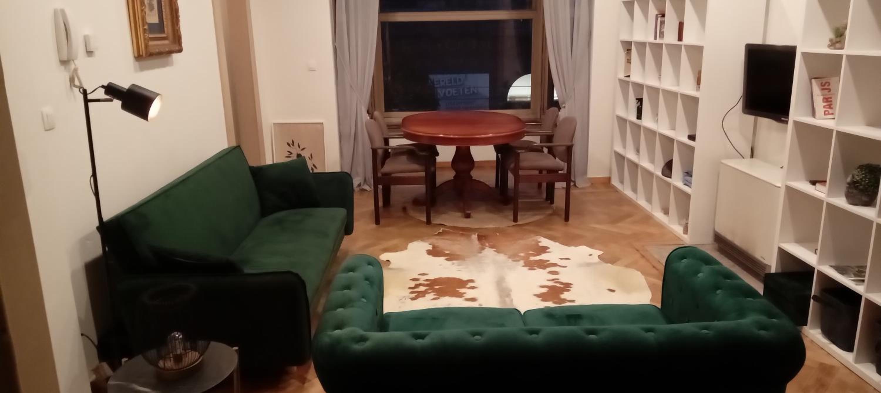 Art Deco - Two bedroom apartment