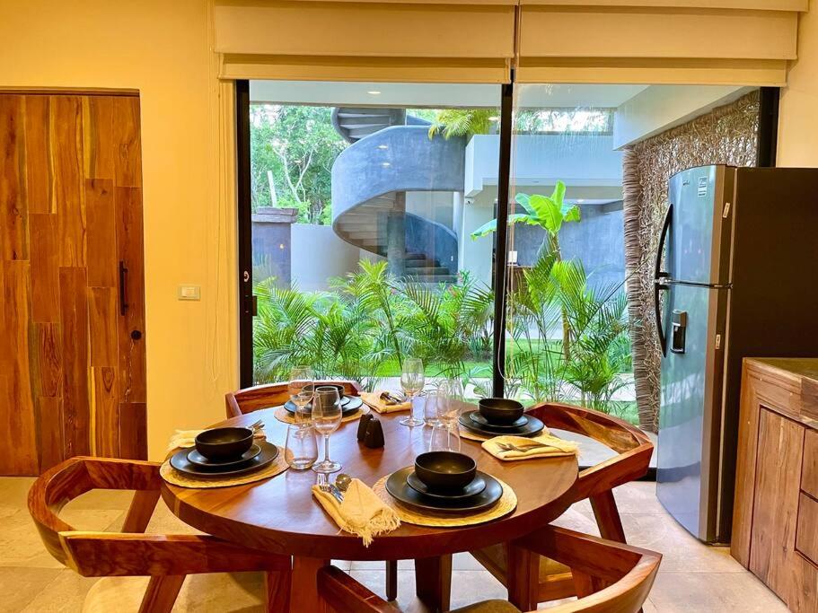Luxury studio Pool Wifi Gym view 4