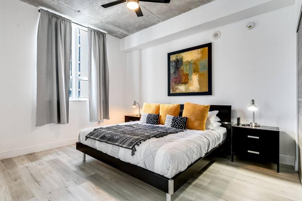 Beautiful Loft in Downtown Miami For 4 people 2208