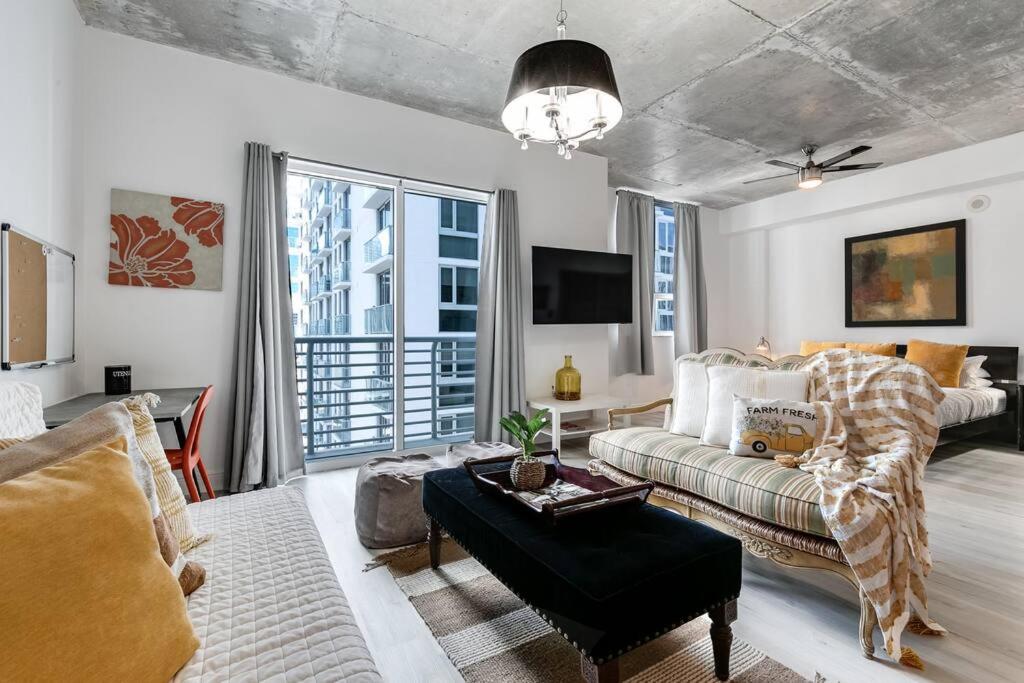Beautiful Loft in Downtown Miami For 4 people 2208