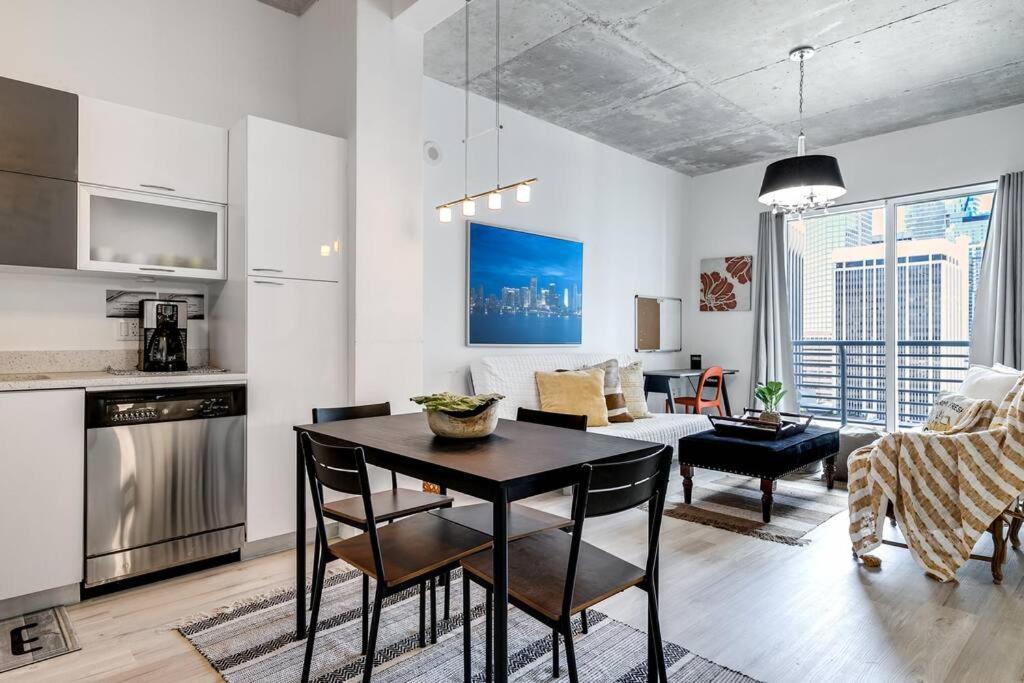 Beautiful Loft in Downtown Miami For 4 people 2208