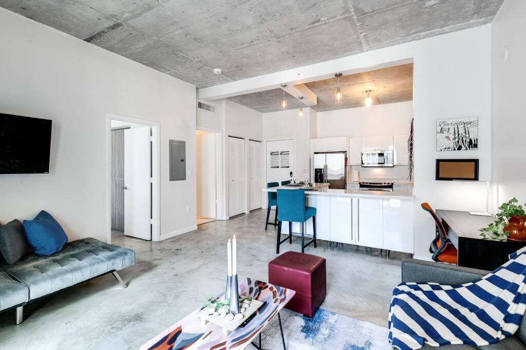 Super convenient 1br apartment in Downtown 4 p 1708