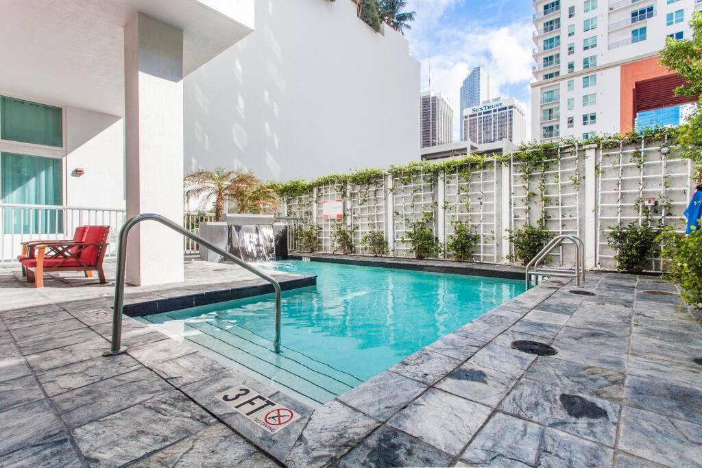 Super convenient 1br apartment in Downtown 4 p 1708