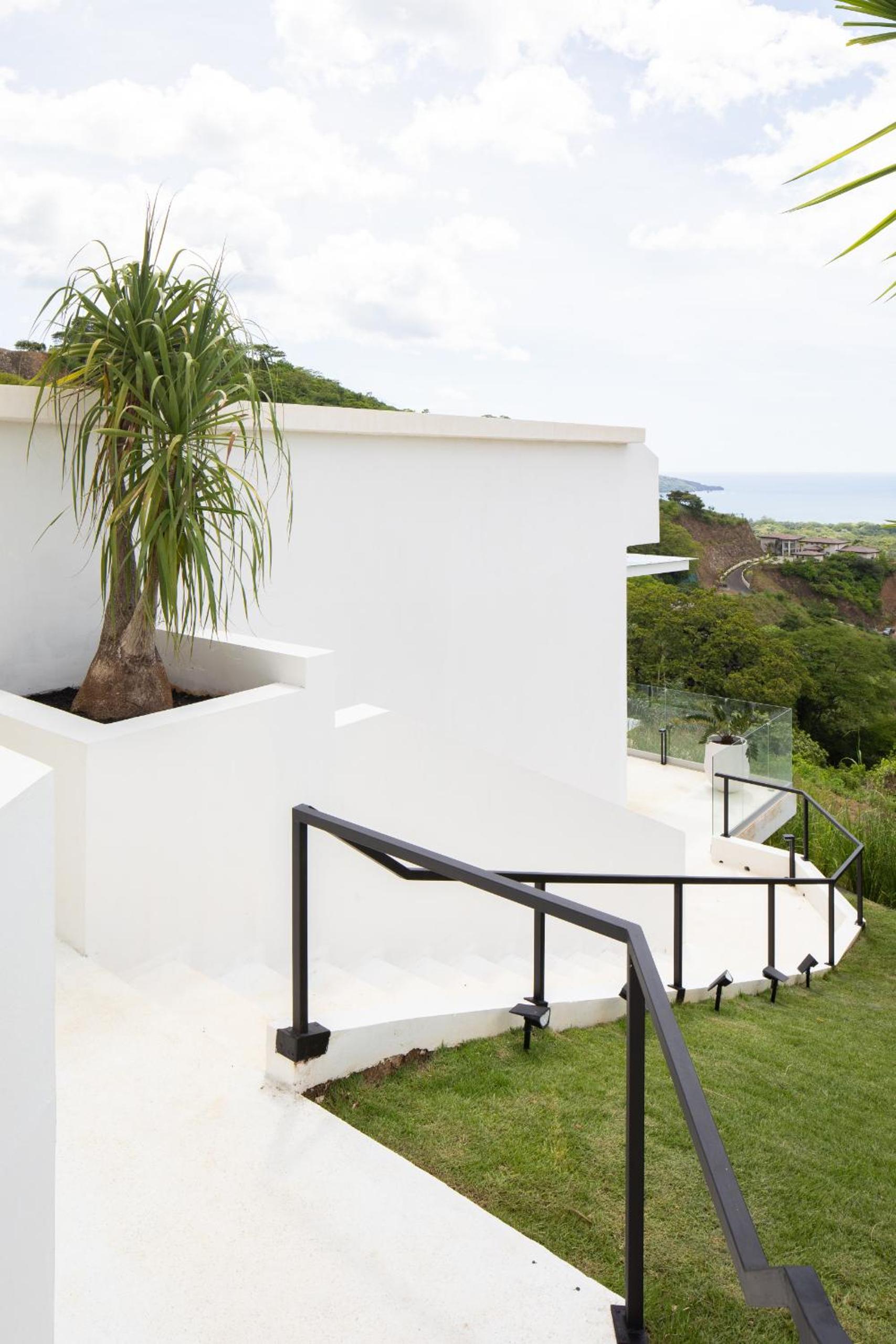CASA AYLA B - charming 2BR ocean view condo in Flamingo