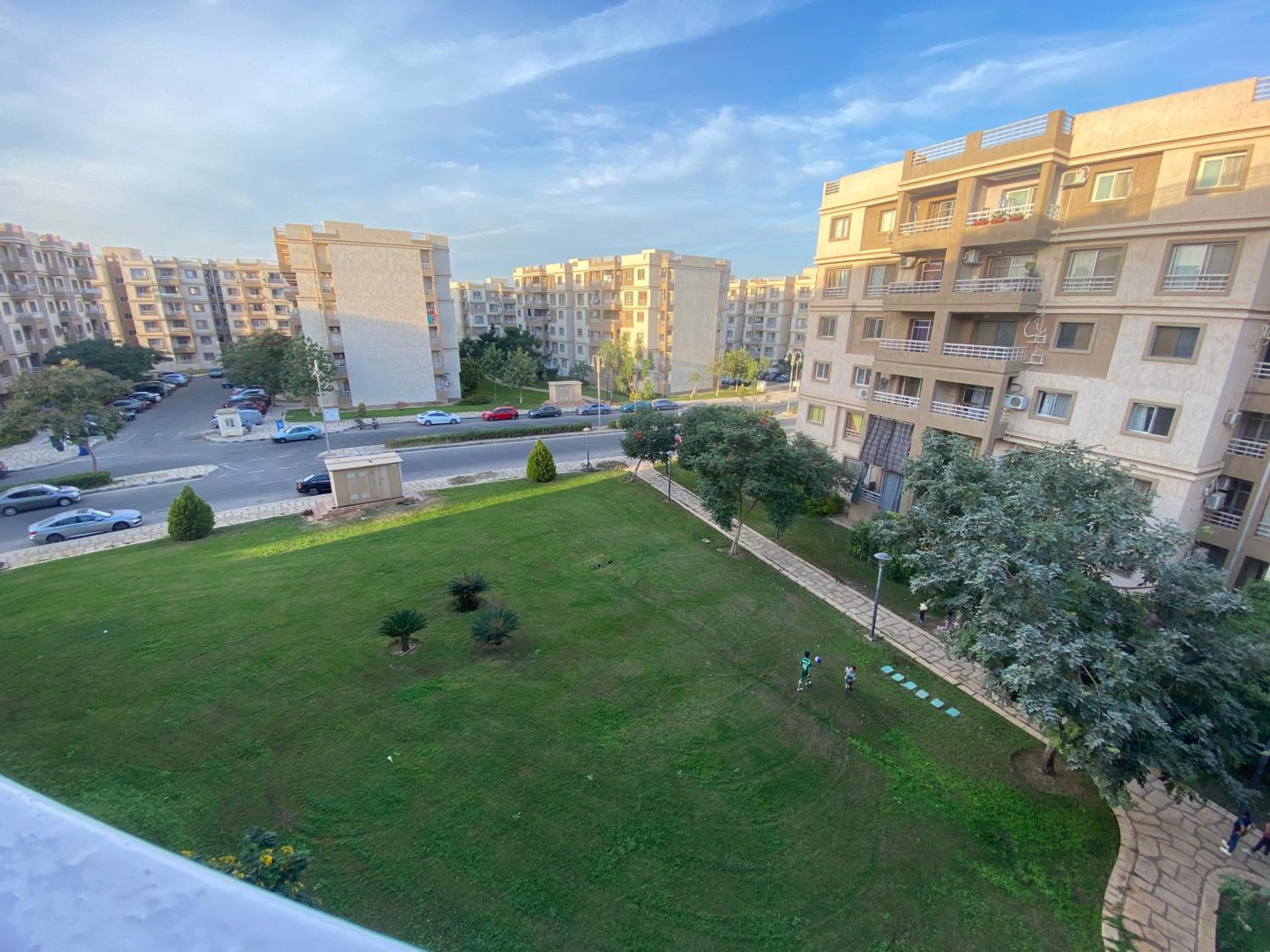 Hotel Luxury Inn: 3BR Amazing Garden View in Madinaty B6 - Image 1