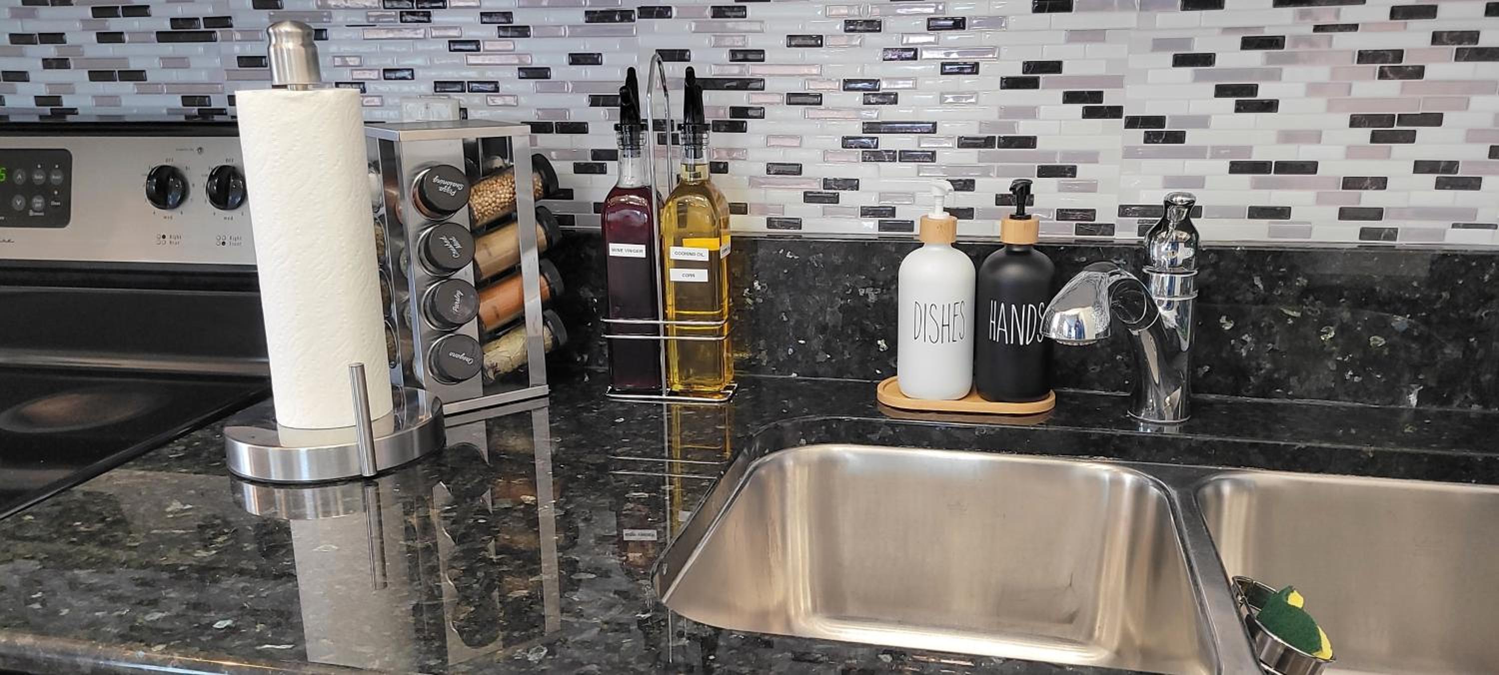 Smart Stylish Downtown Condo- 2 bedrooms