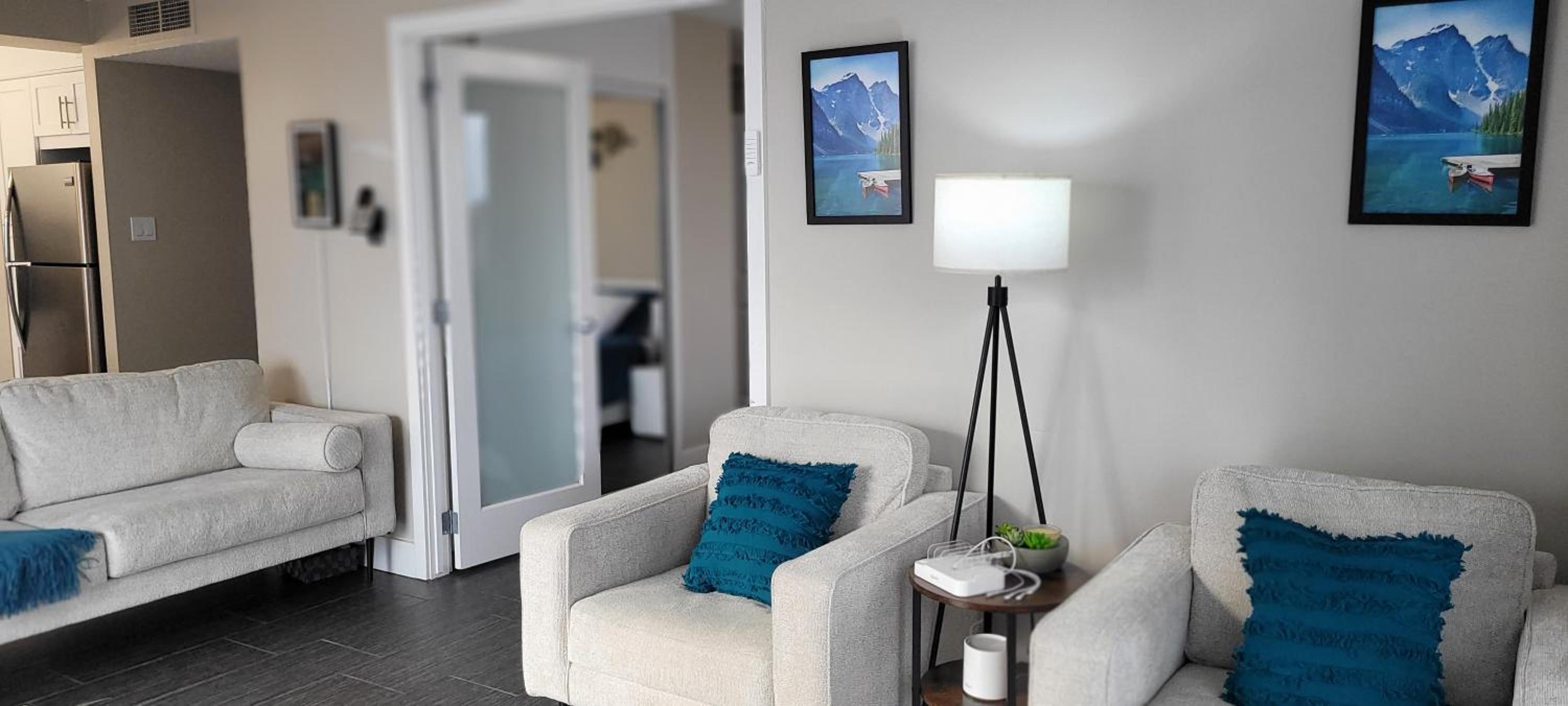 Smart Stylish Downtown Condo- 2 bedrooms