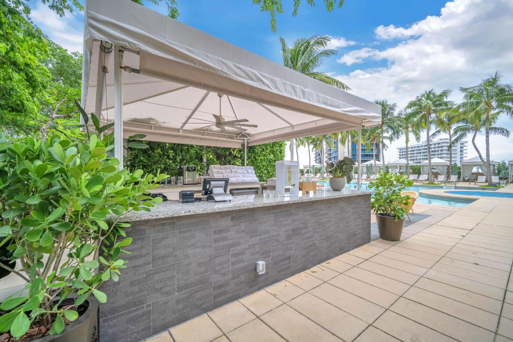 2 Bedroom OR King Studio Suites Four Seasons Hotel Miami Free Wi-Fi & Free Parking