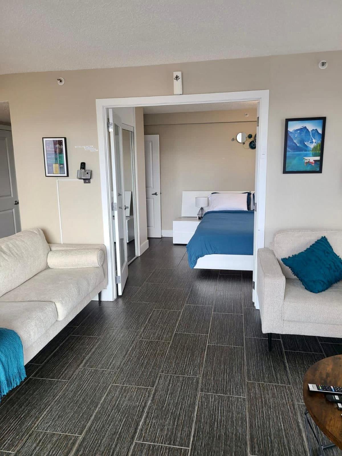 Smart Stylish Downtown Condo- 2 bedrooms
