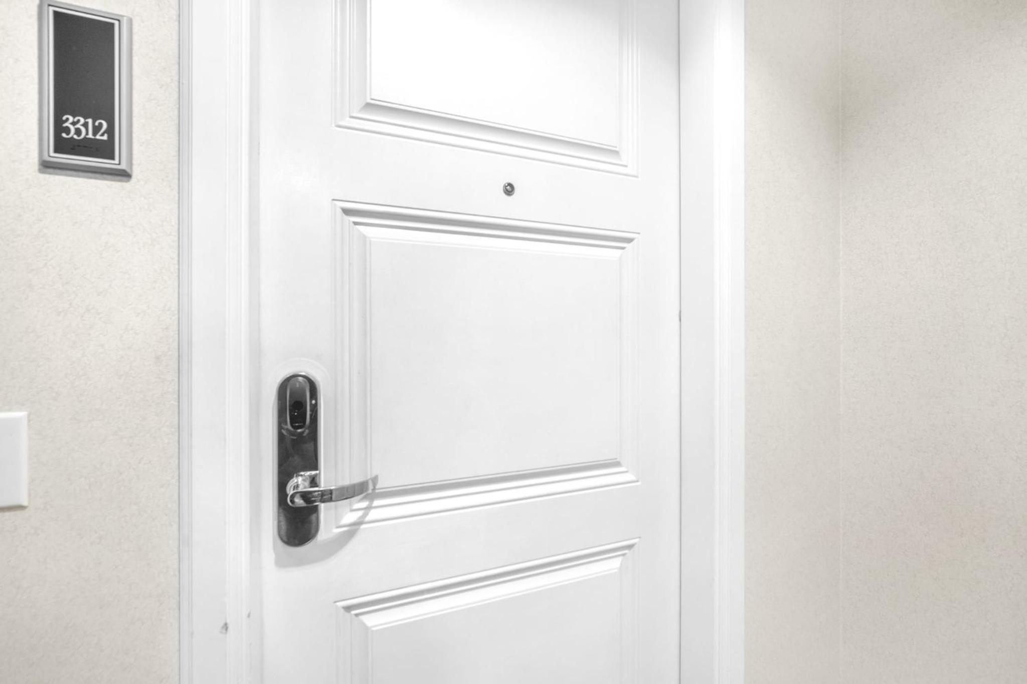 2 Bedroom OR King Studio Suites Four Seasons Hotel Miami Free Wi-Fi & Free Parking
