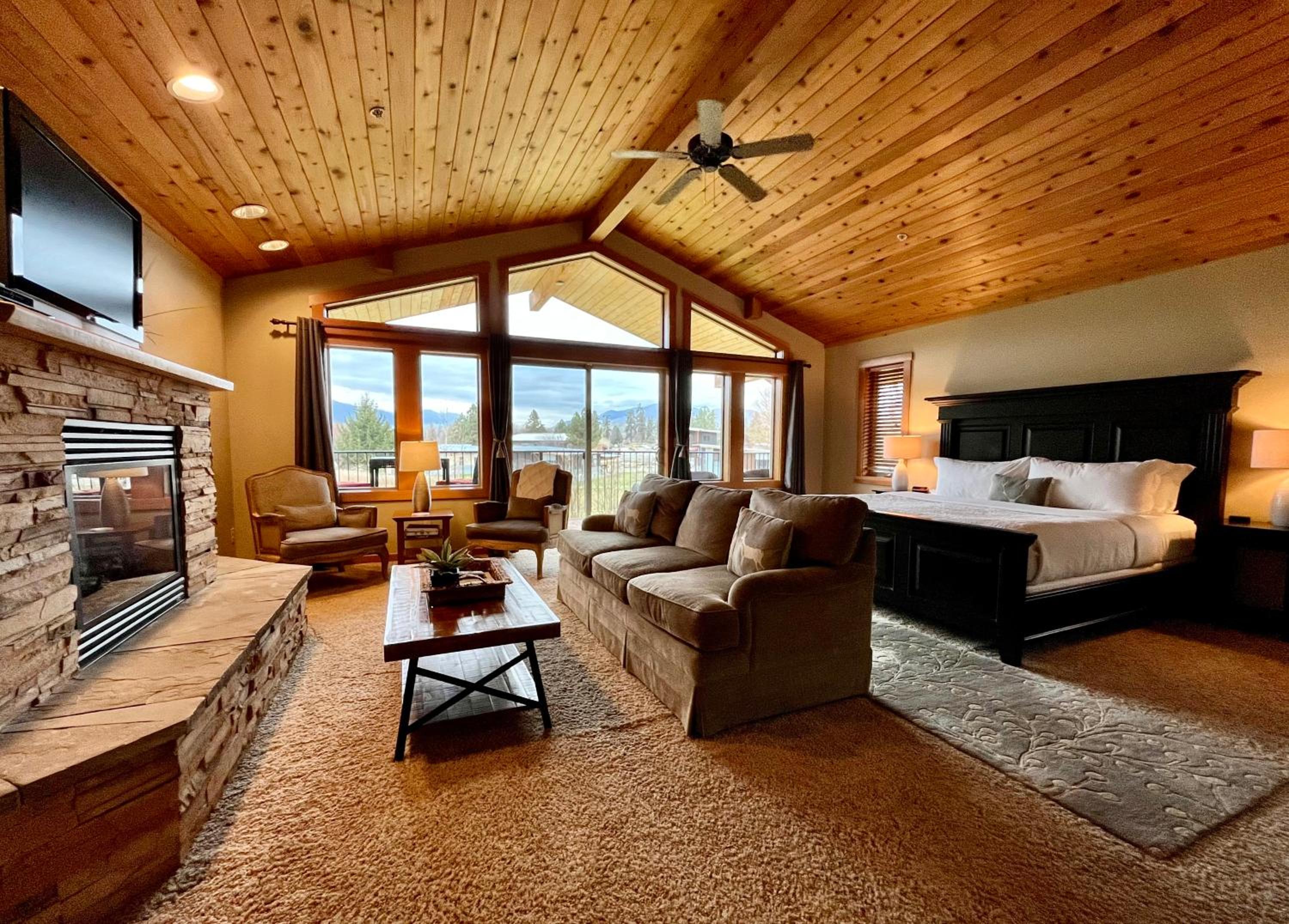 Mt Gardner Inn