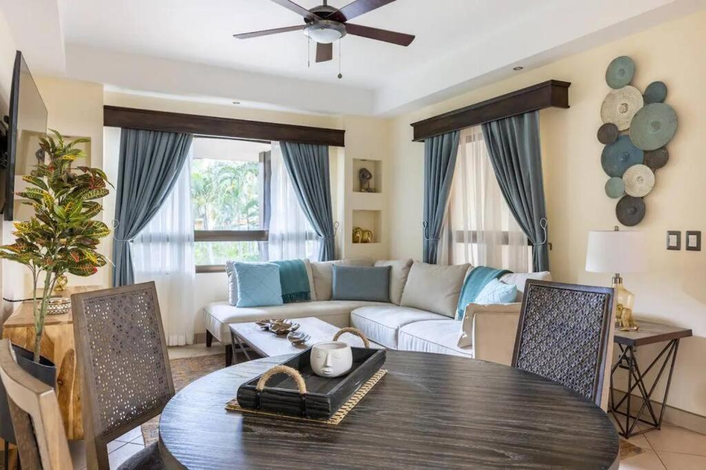 The Oaks Tamarindo Pool Front Condominiums fast wifi