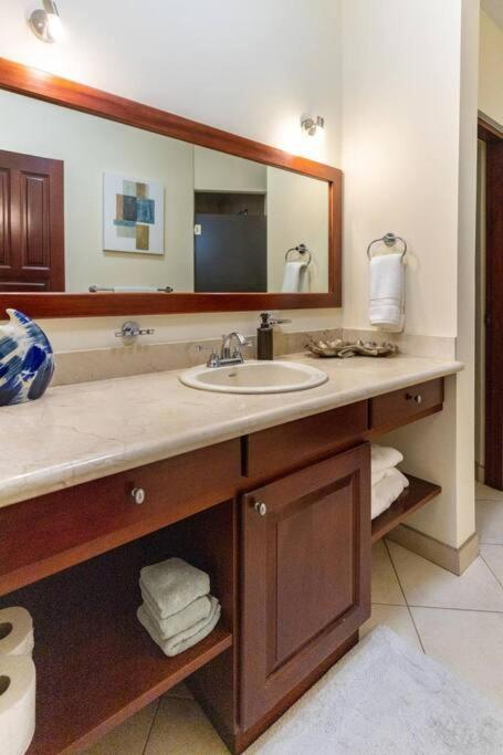 The Oaks Tamarindo Pool Front Condominiums fast wifi