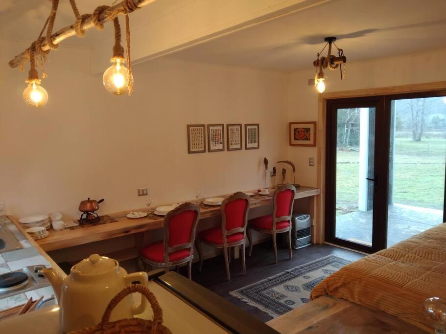 Linda Cabaña pet friendly a orilla rio y bosque, cerca Termas