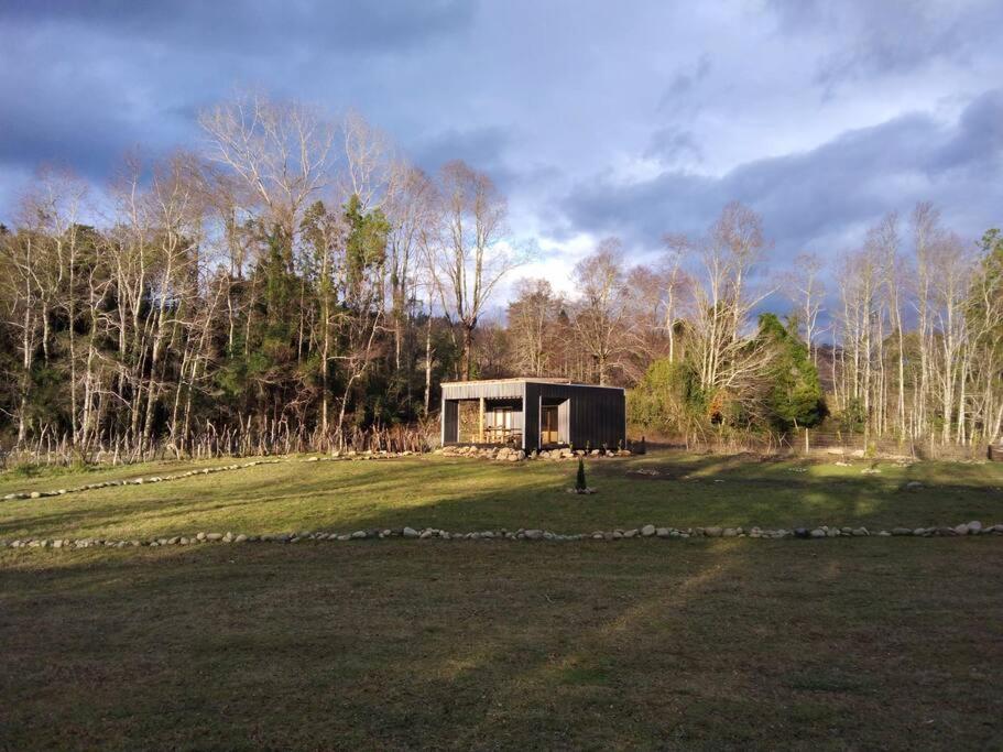 Linda Cabaña pet friendly a orilla rio y bosque, cerca Termas