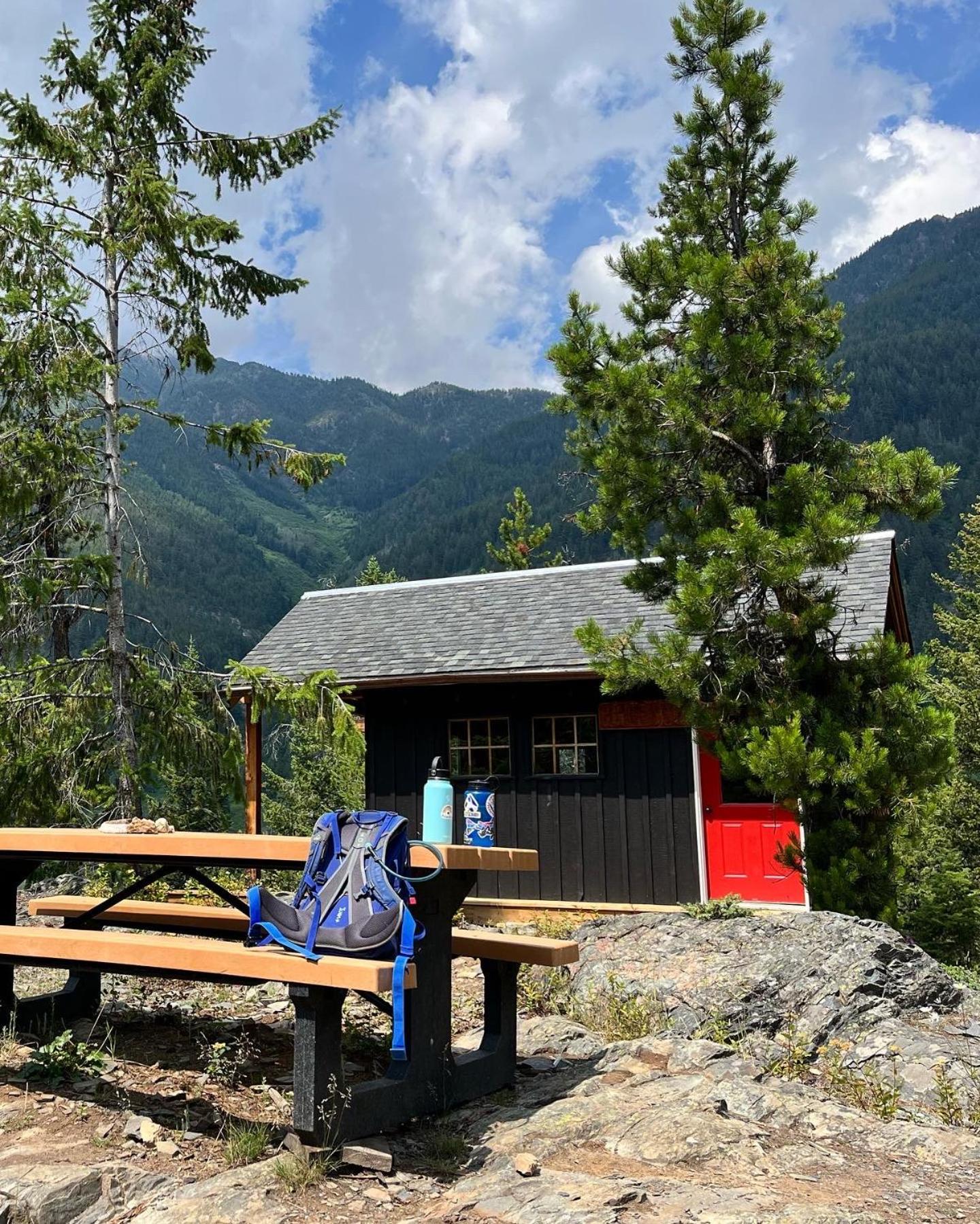 Perfect Ski or Bike in-out Hot Tub Pool