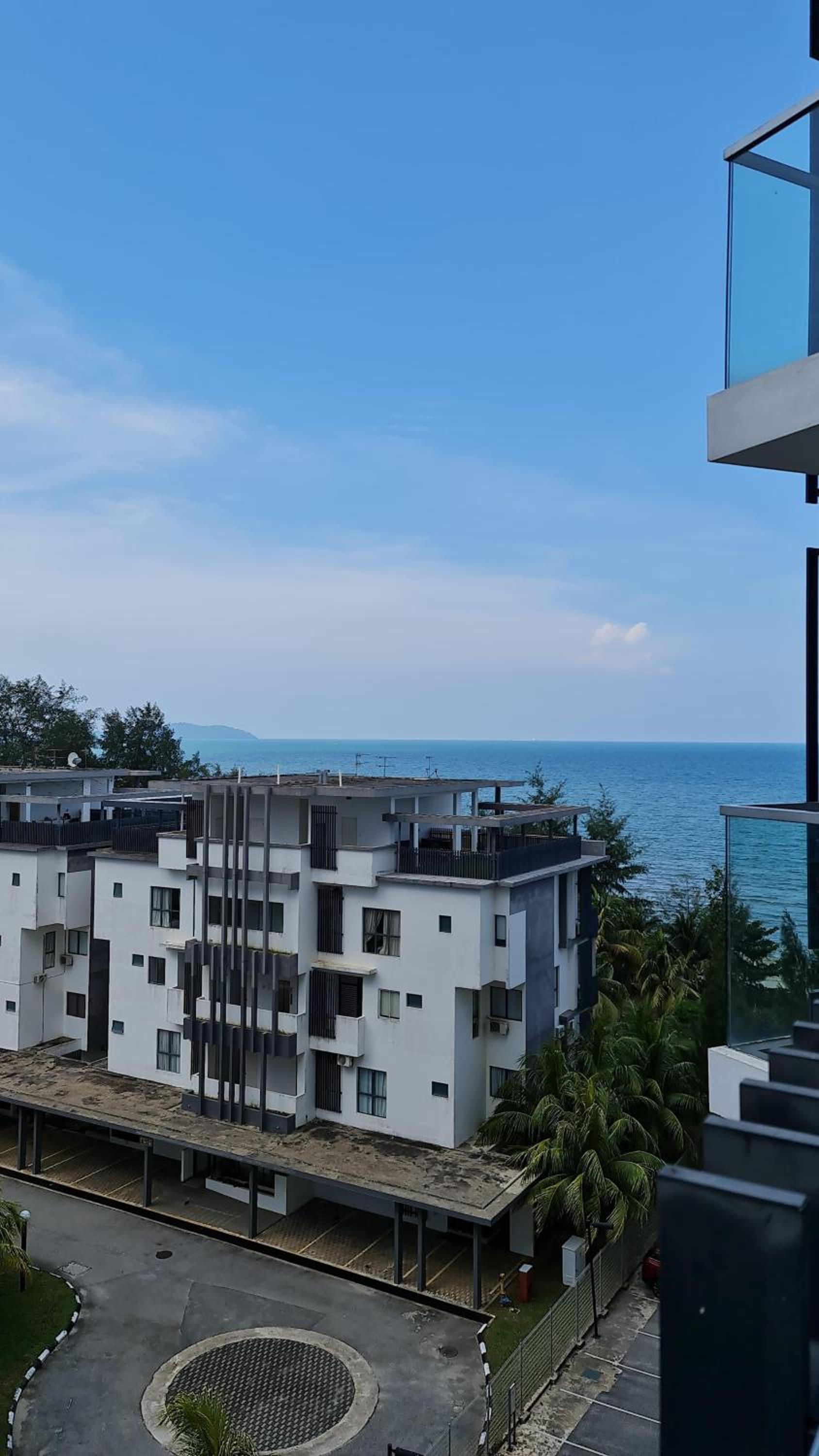 Timurbay Treasures Studio Apartment Side Seaview with Wifi Neflix view 3