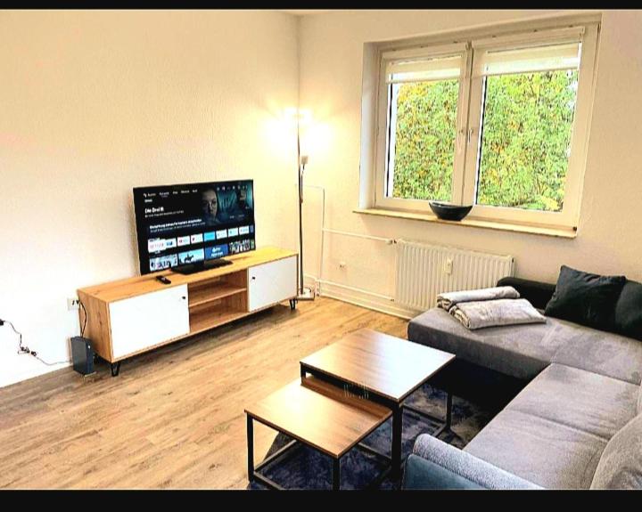 City Apartment 2#Netflix &Wlan &Kingsize Bett & Kaffee Maschine & Zentral & 500m Innenhafen & 2 min U Bahn