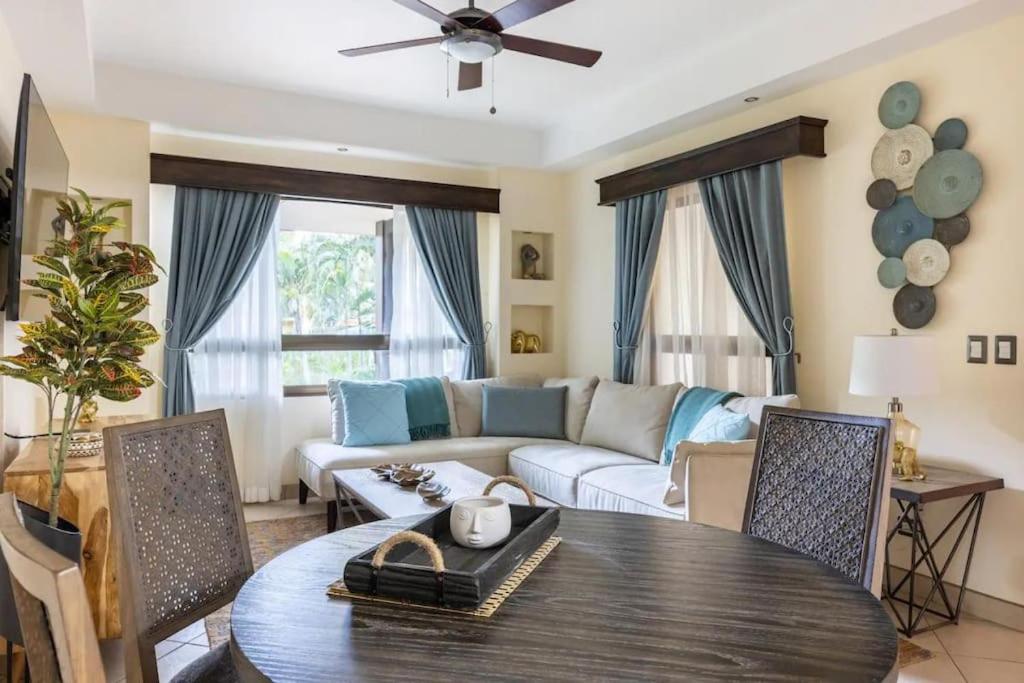 The Oaks Tamarindo Pool Front Condominiums fast wifi