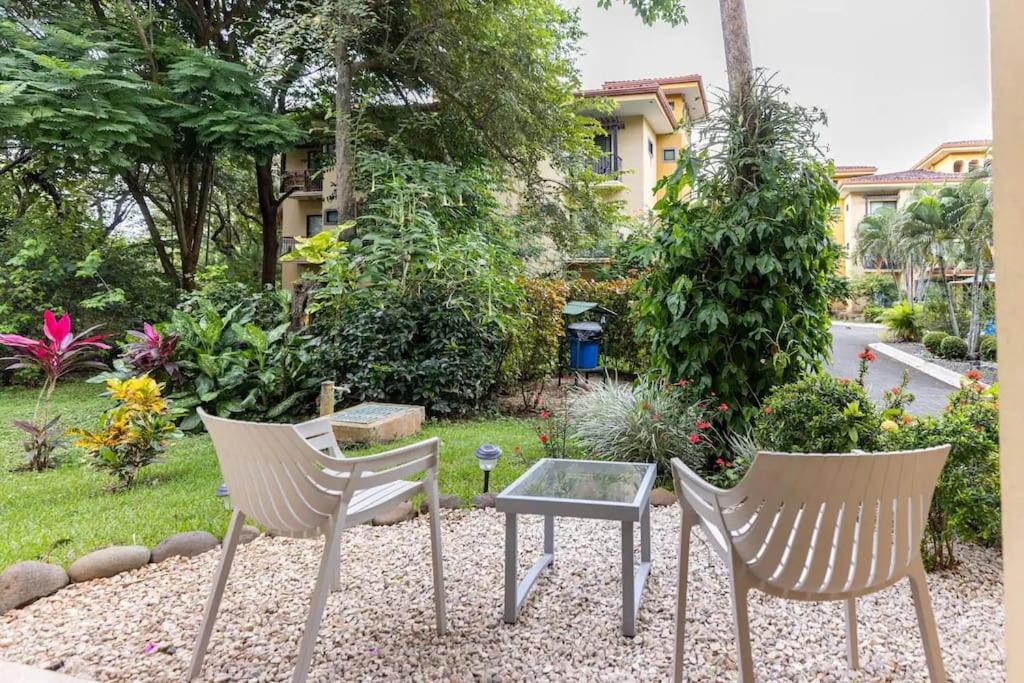 The Oaks Tamarindo Pool Front Condominiums fast wifi