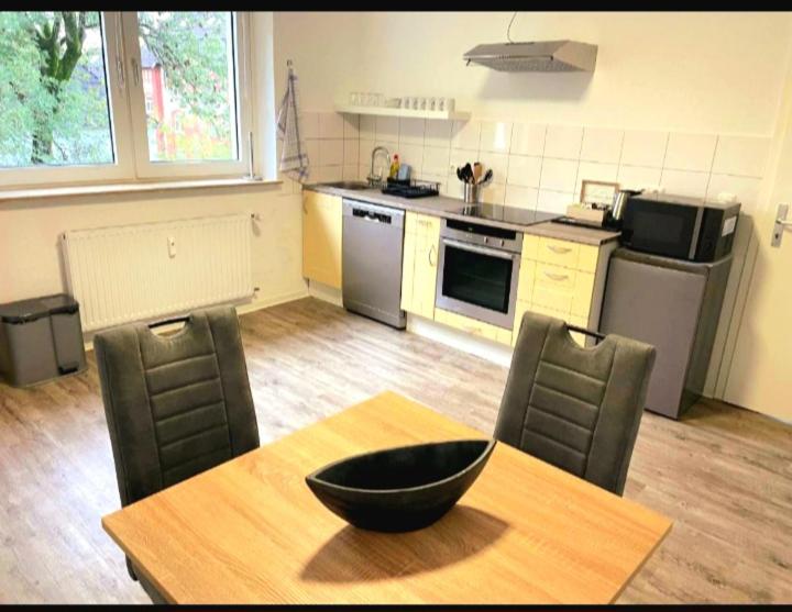 City Apartment 2#Netflix &Wlan &Kingsize Bett & Kaffee Maschine & Zentral & 500m Innenhafen & 2 min U Bahn
